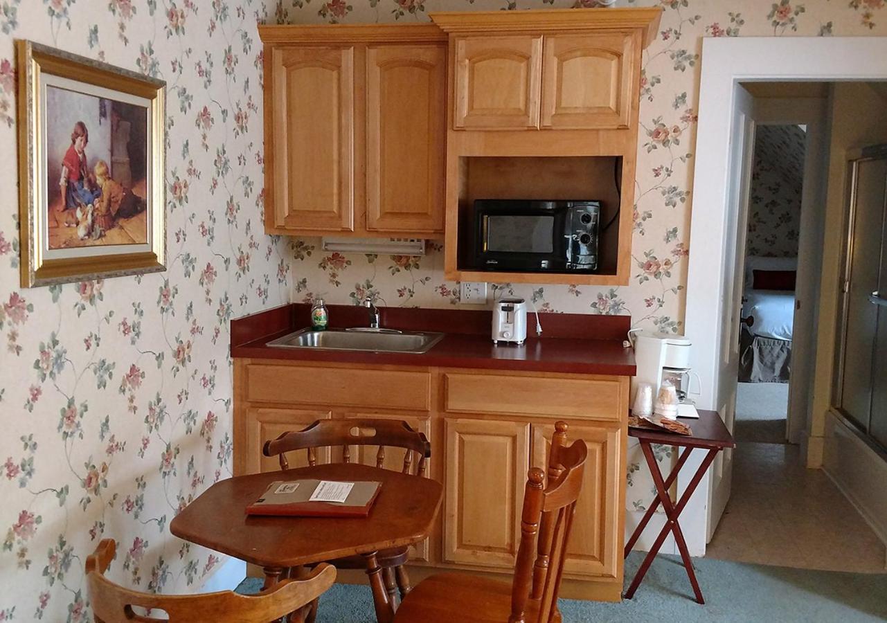Kitchenette Room - Photo 5