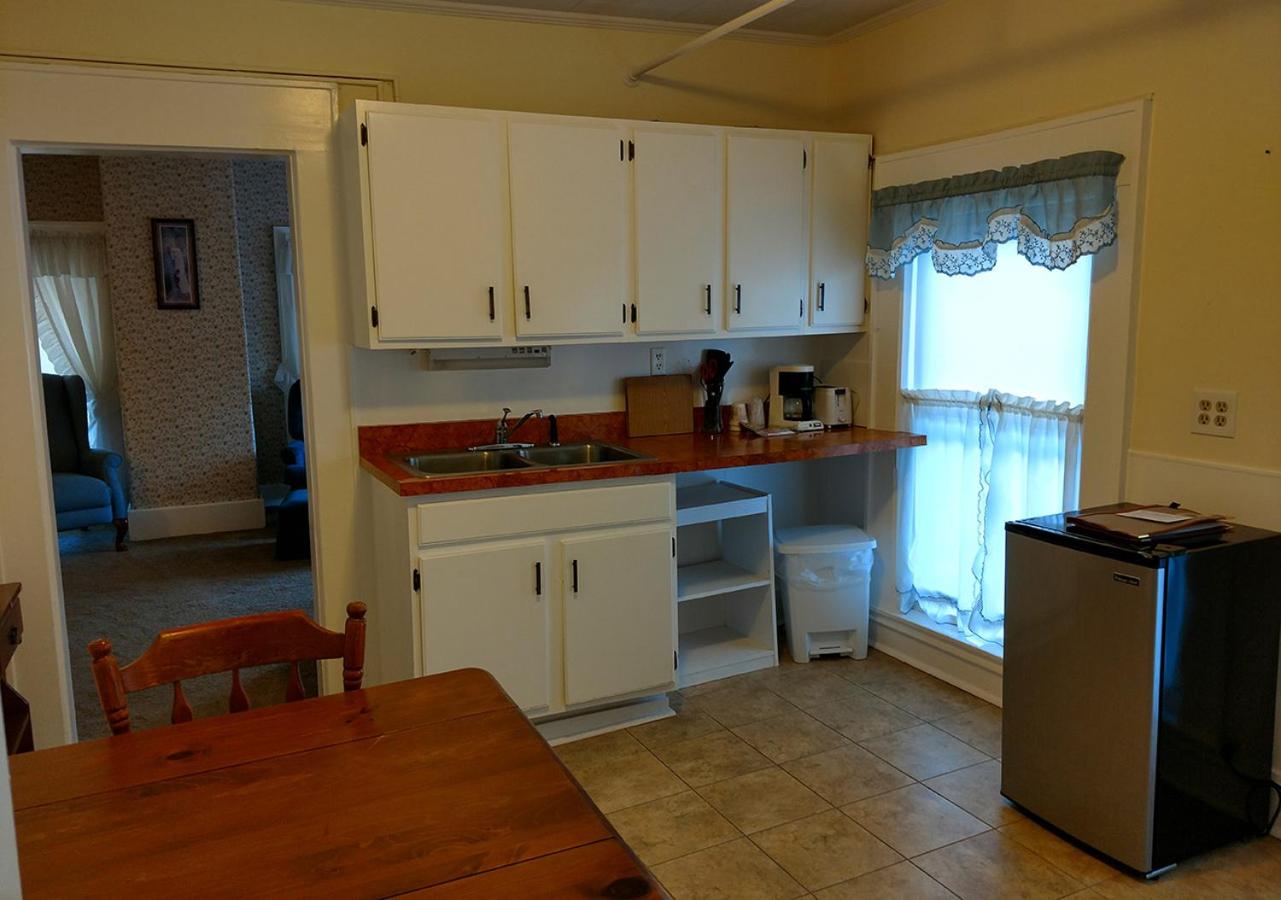 Kitchenette Room - Photo 8
