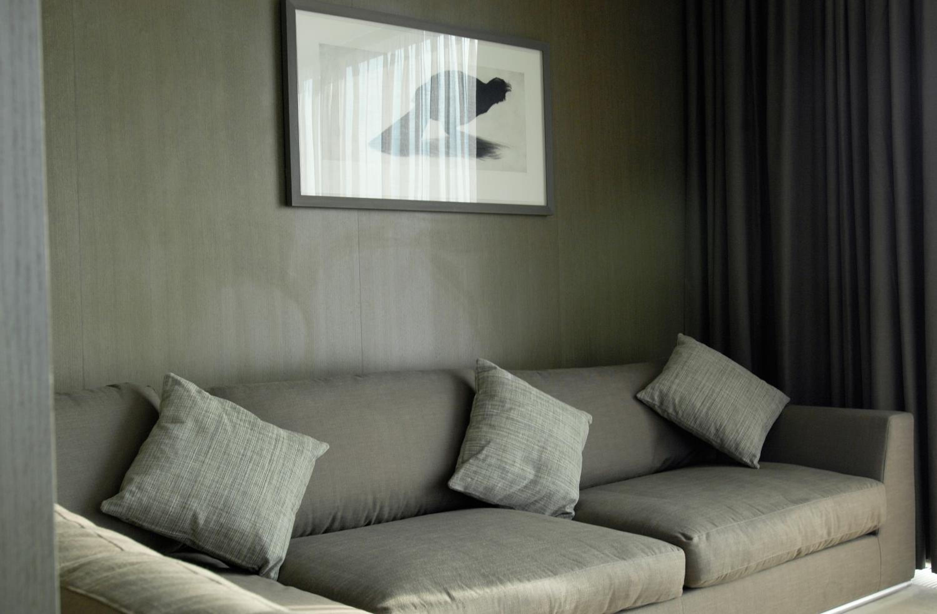 Suite thumbnail 6