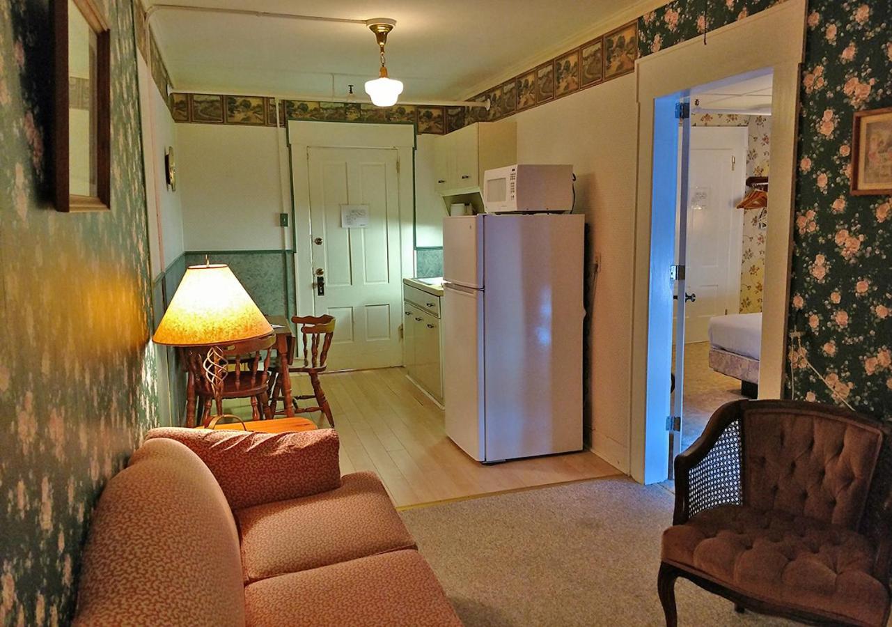 Kitchenette Room - Photo 1