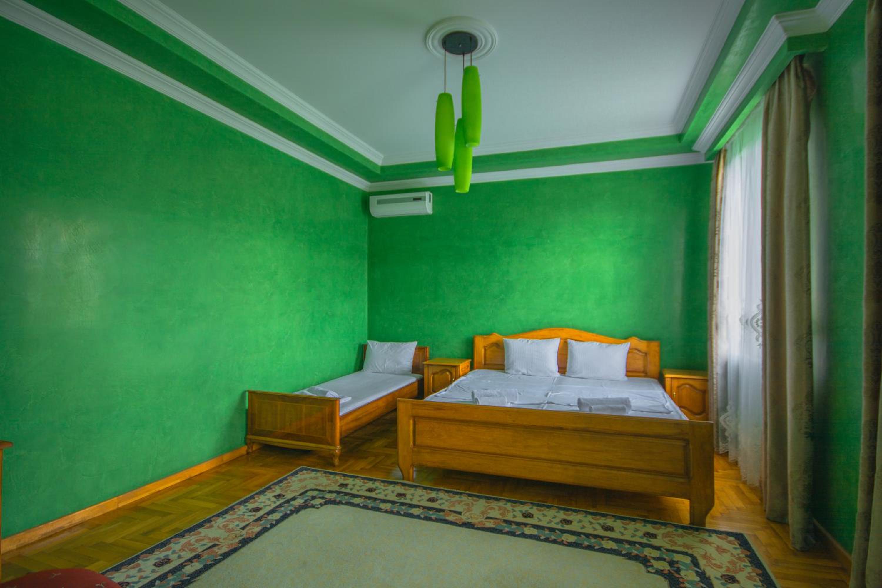 Family Room with Garden View photo 2
