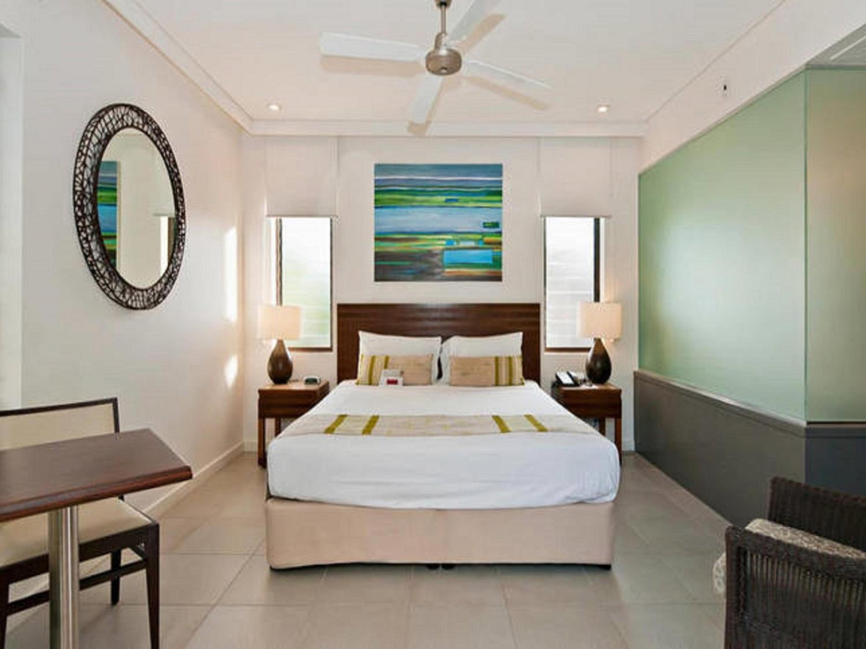 One-Bedroom Studio Suite with Direct Pool Access