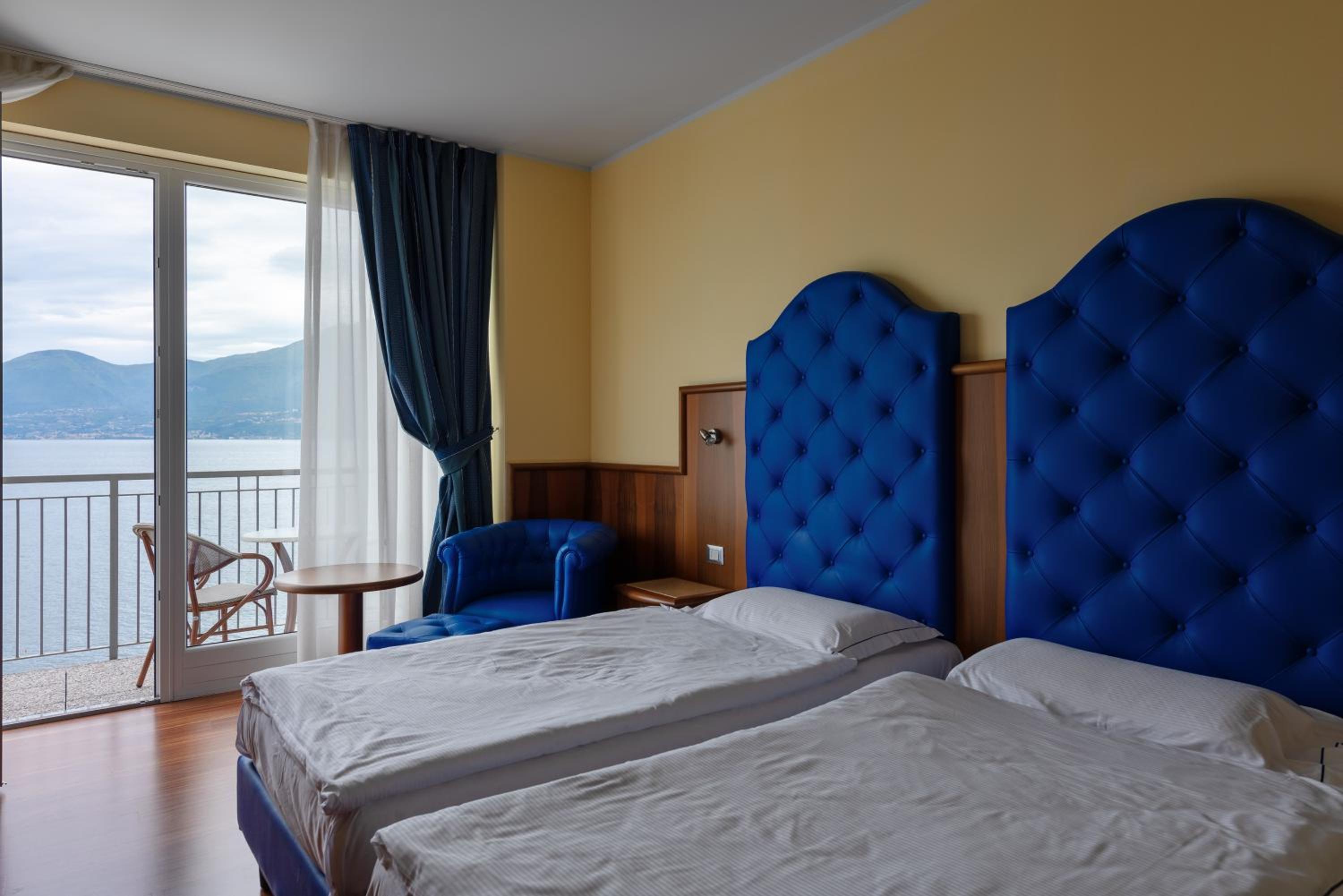 Deluxe Twin Room with Lake View - Photo 1
