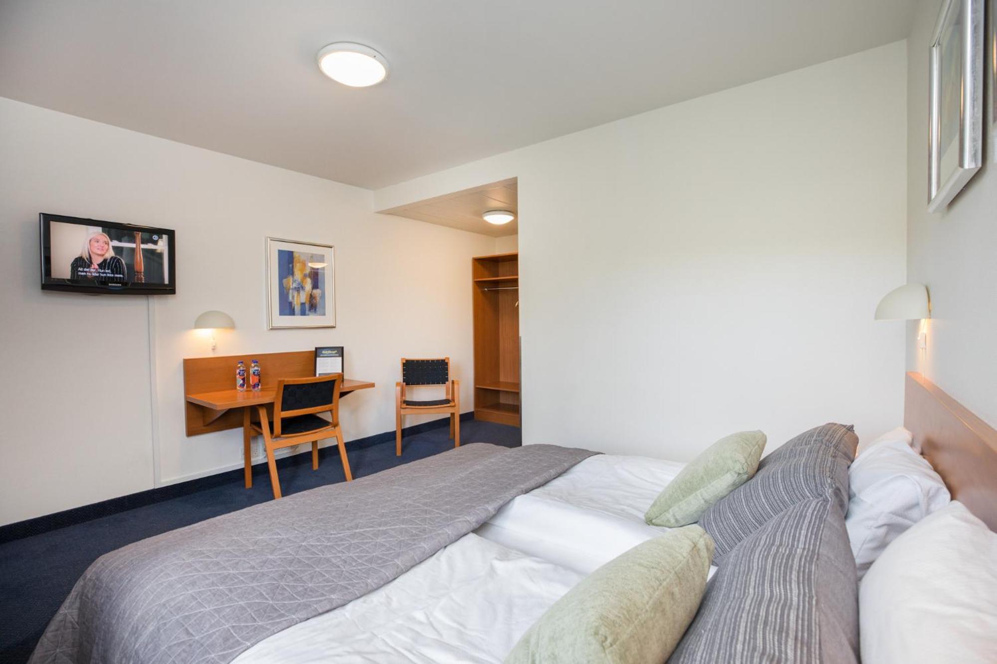 Double or Twin Room - Photo 4
