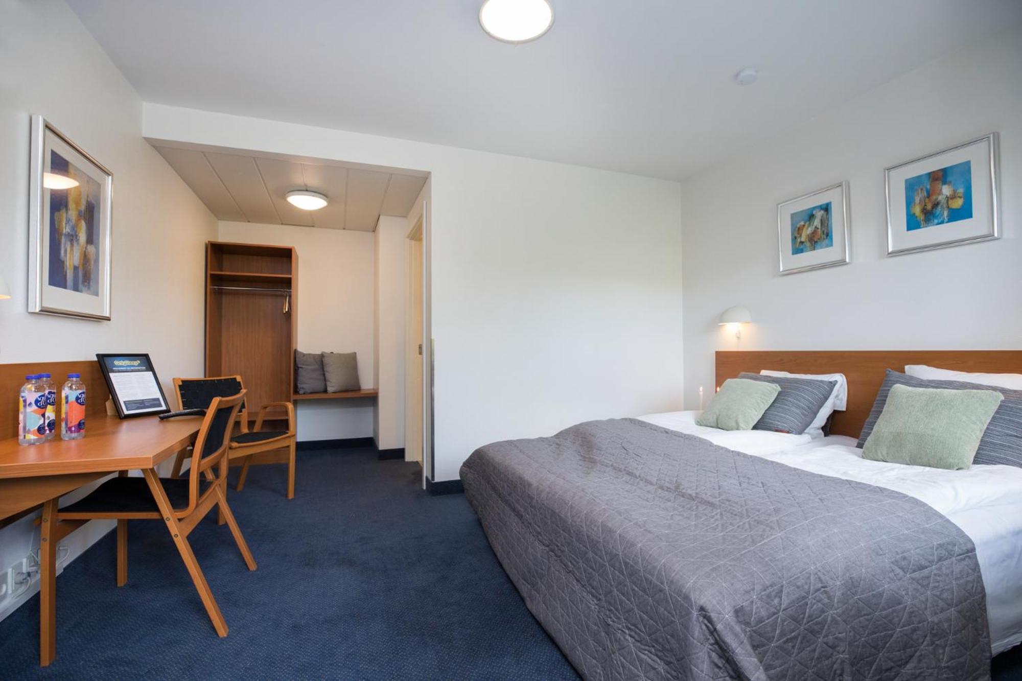 Double or Twin Room - Photo 3