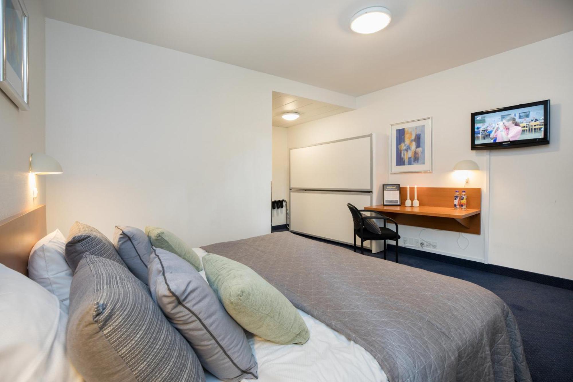 Family Room - Photo 1