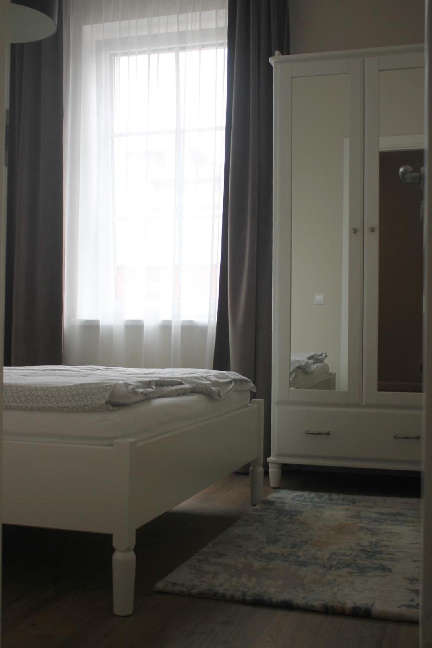 Deluxe Apartment with Laisves avenue view - Photo 15