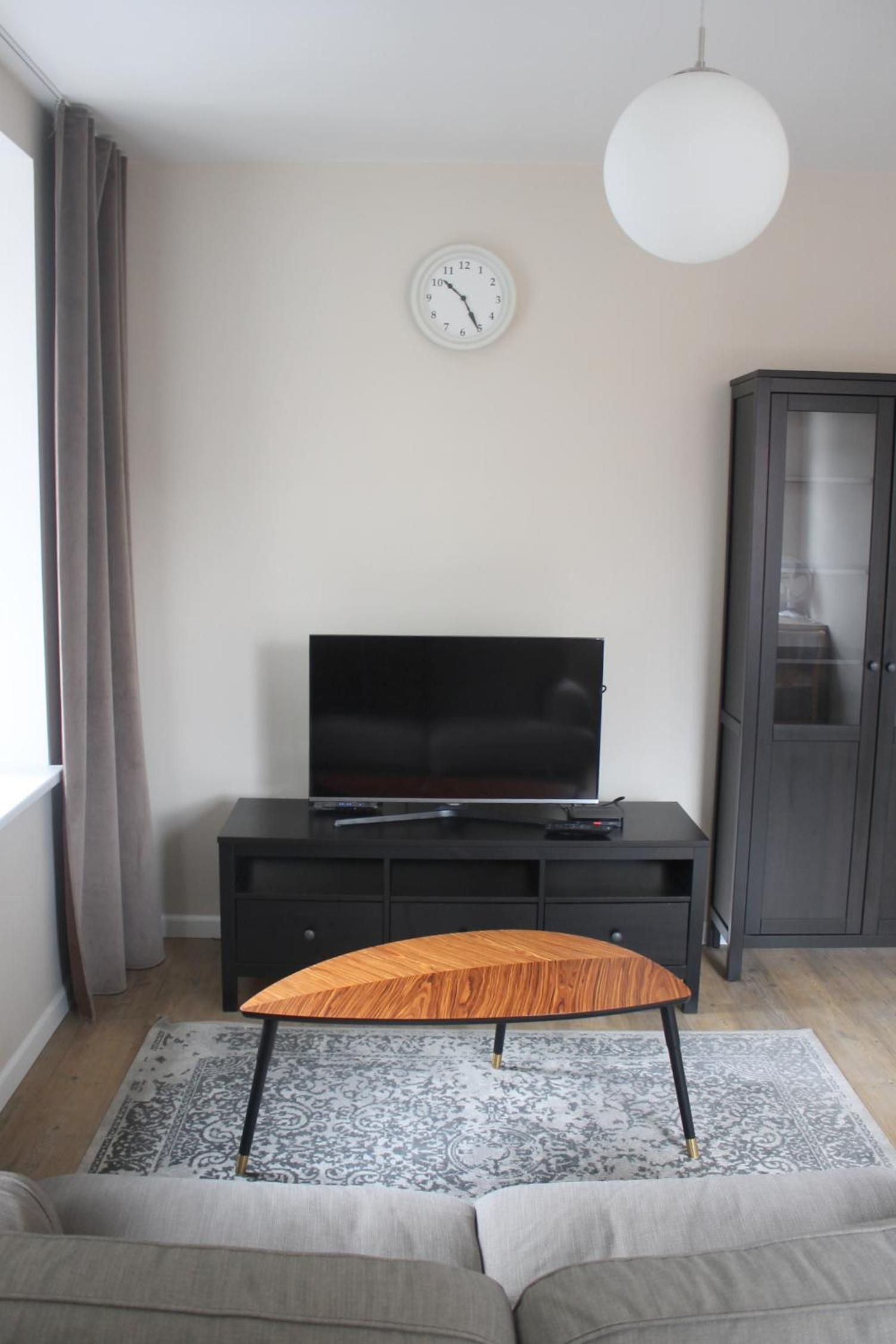 Deluxe Apartment with Laisves avenue view - Photo 14