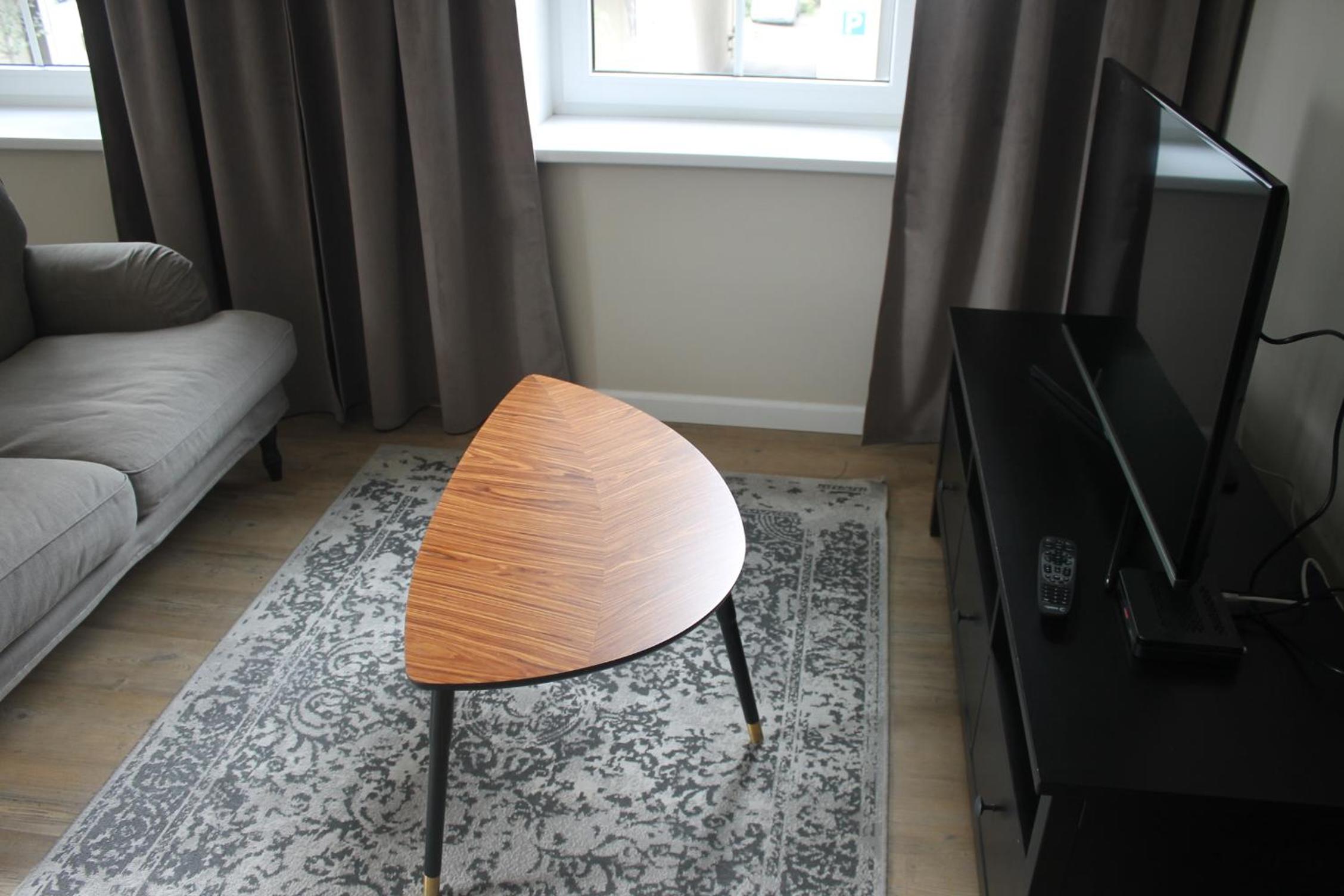 Deluxe Apartment with Laisves avenue view - Photo 11