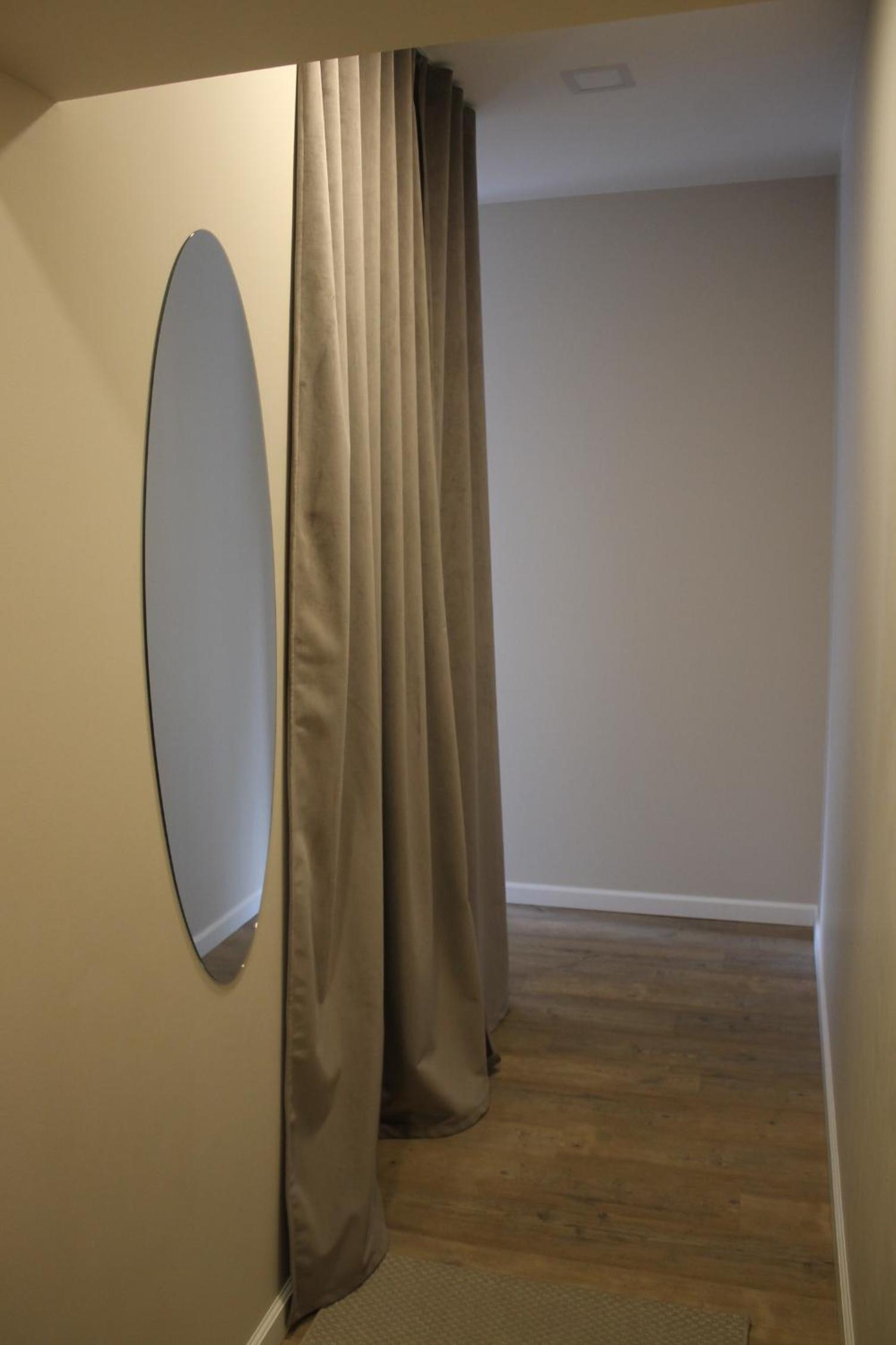 Deluxe Apartment with Laisves avenue view - Photo 9