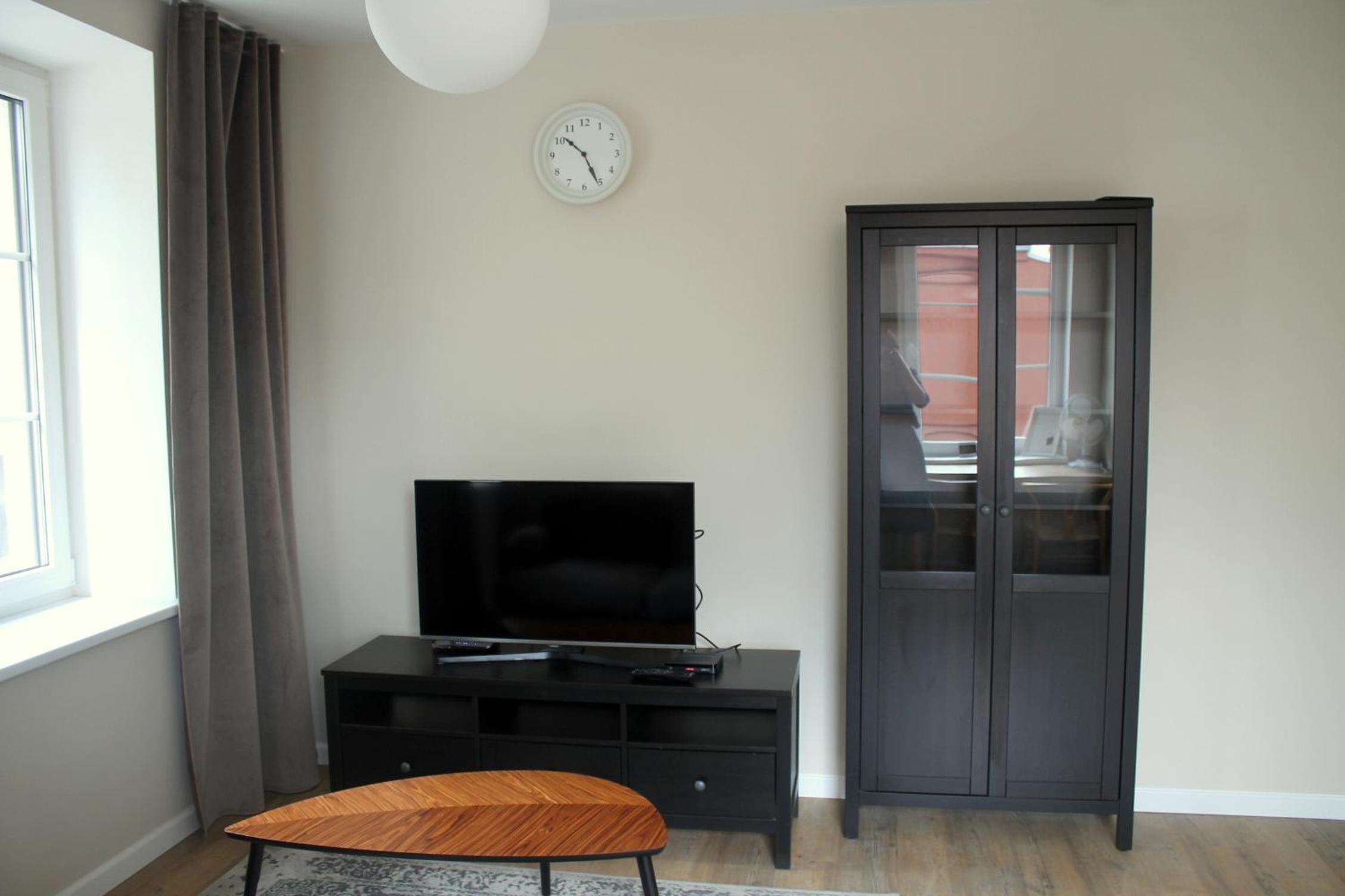 Deluxe Apartment with Laisves avenue view - Photo 27