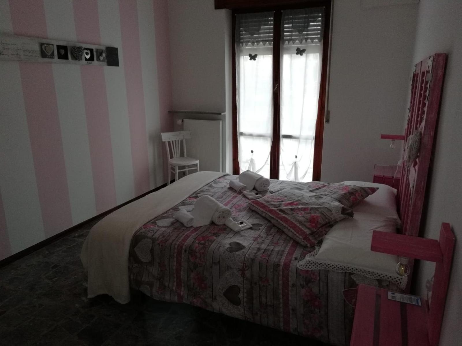 Double Room with Shared Bathroom photo 3