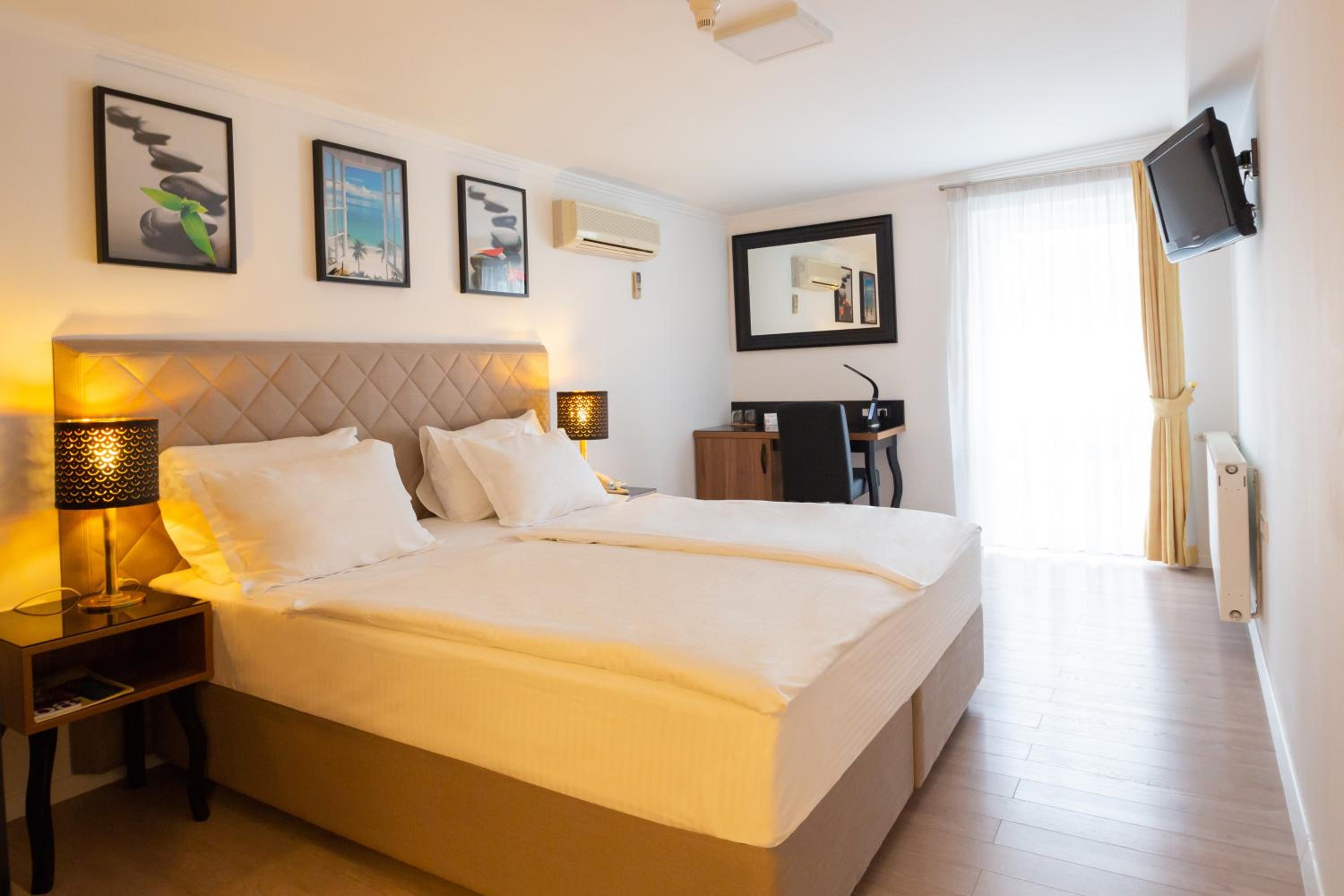 Deluxe Double Room - Photo 4