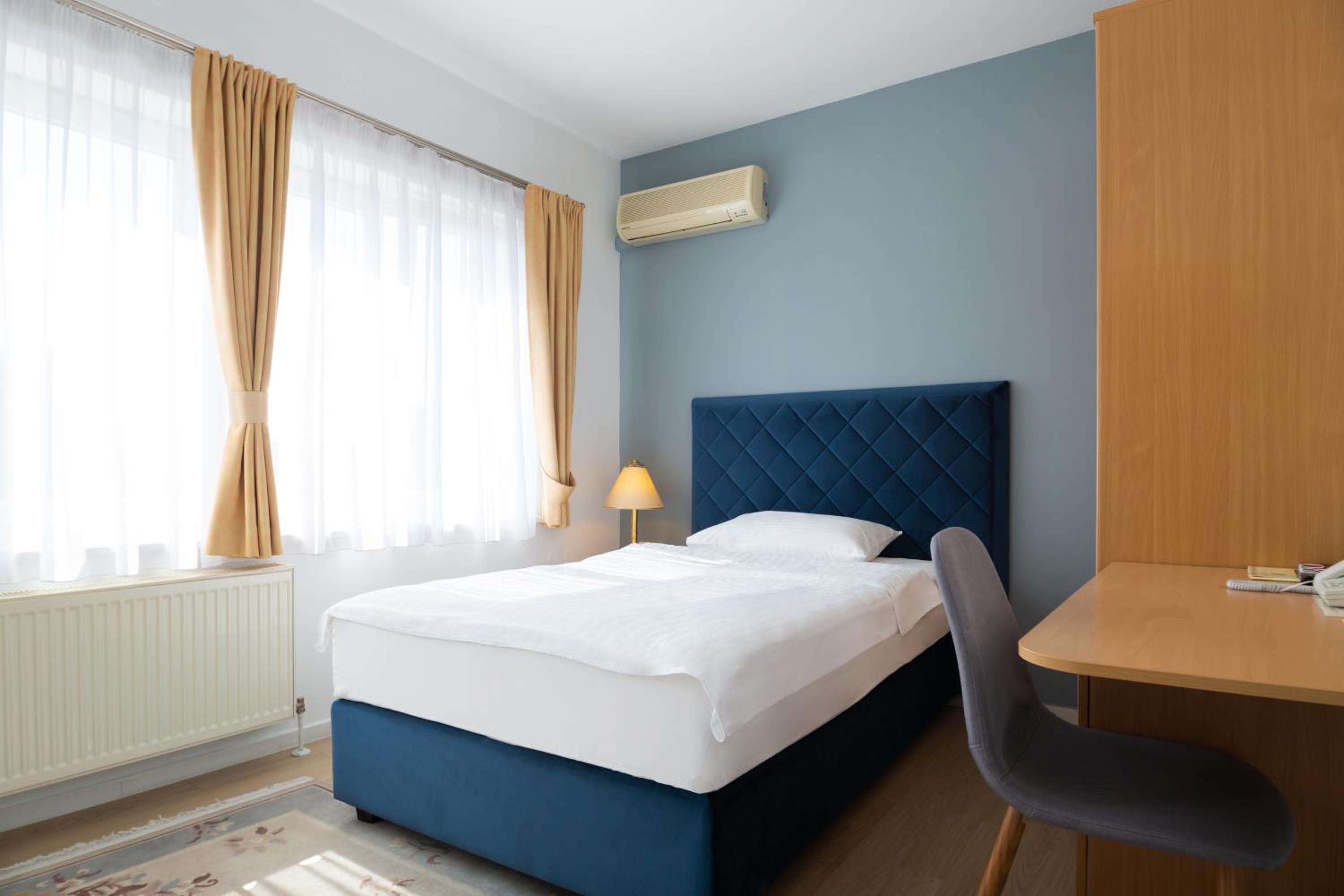 Classic Single Room