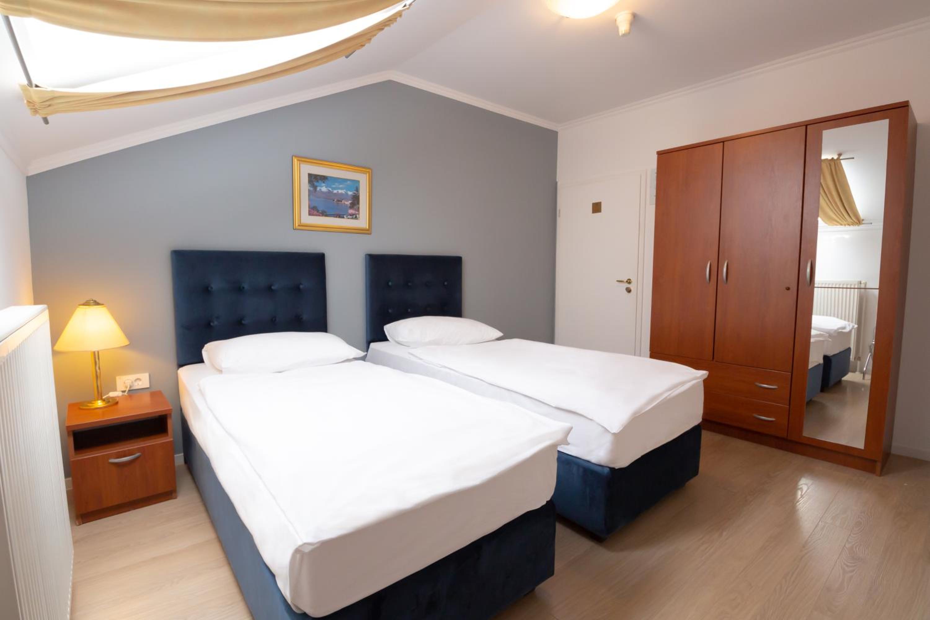Economy Double or Twin Room - Photo 7