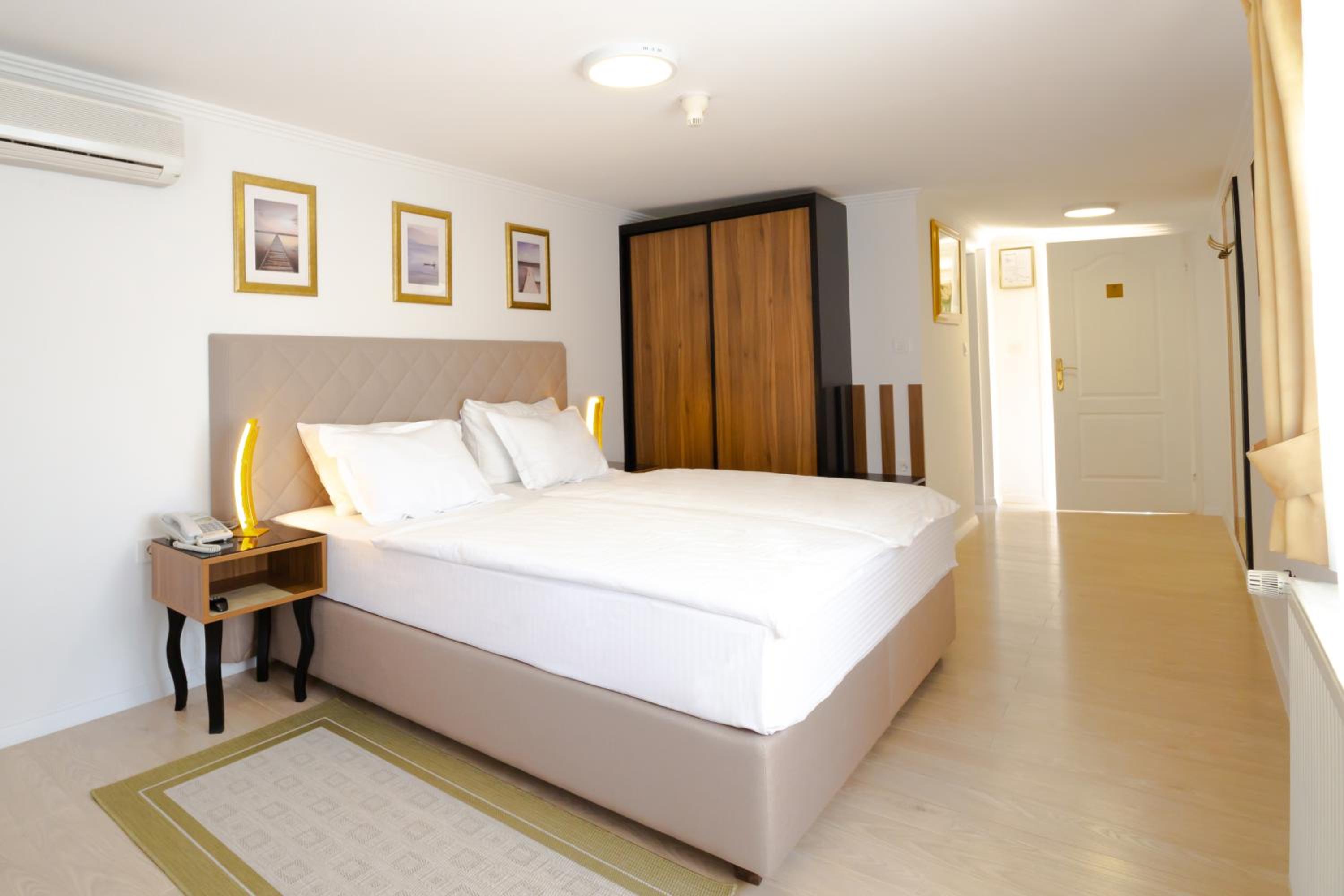 Deluxe Double Room - Photo 2