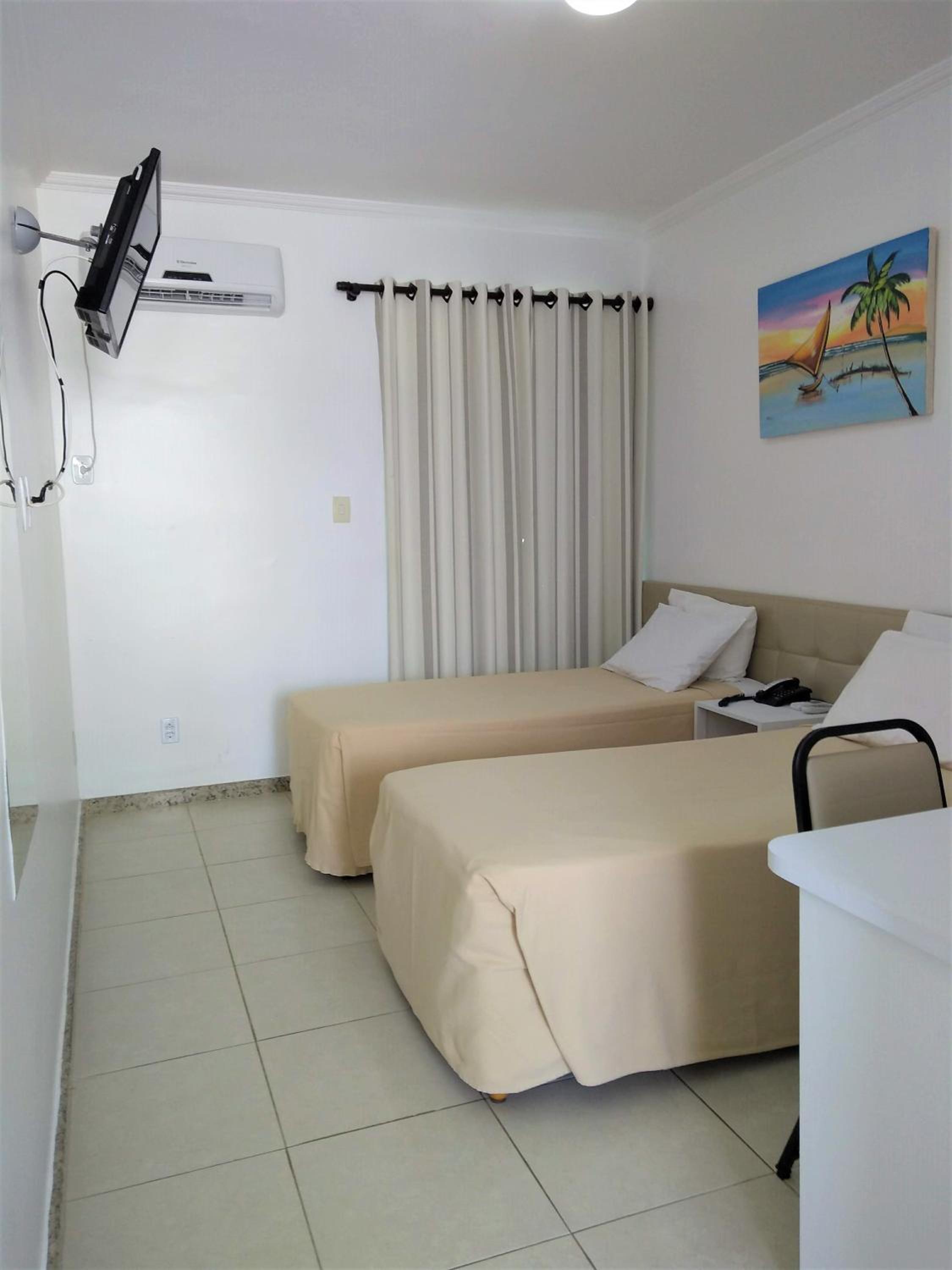 Standard Double or Twin Room - Photo 6
