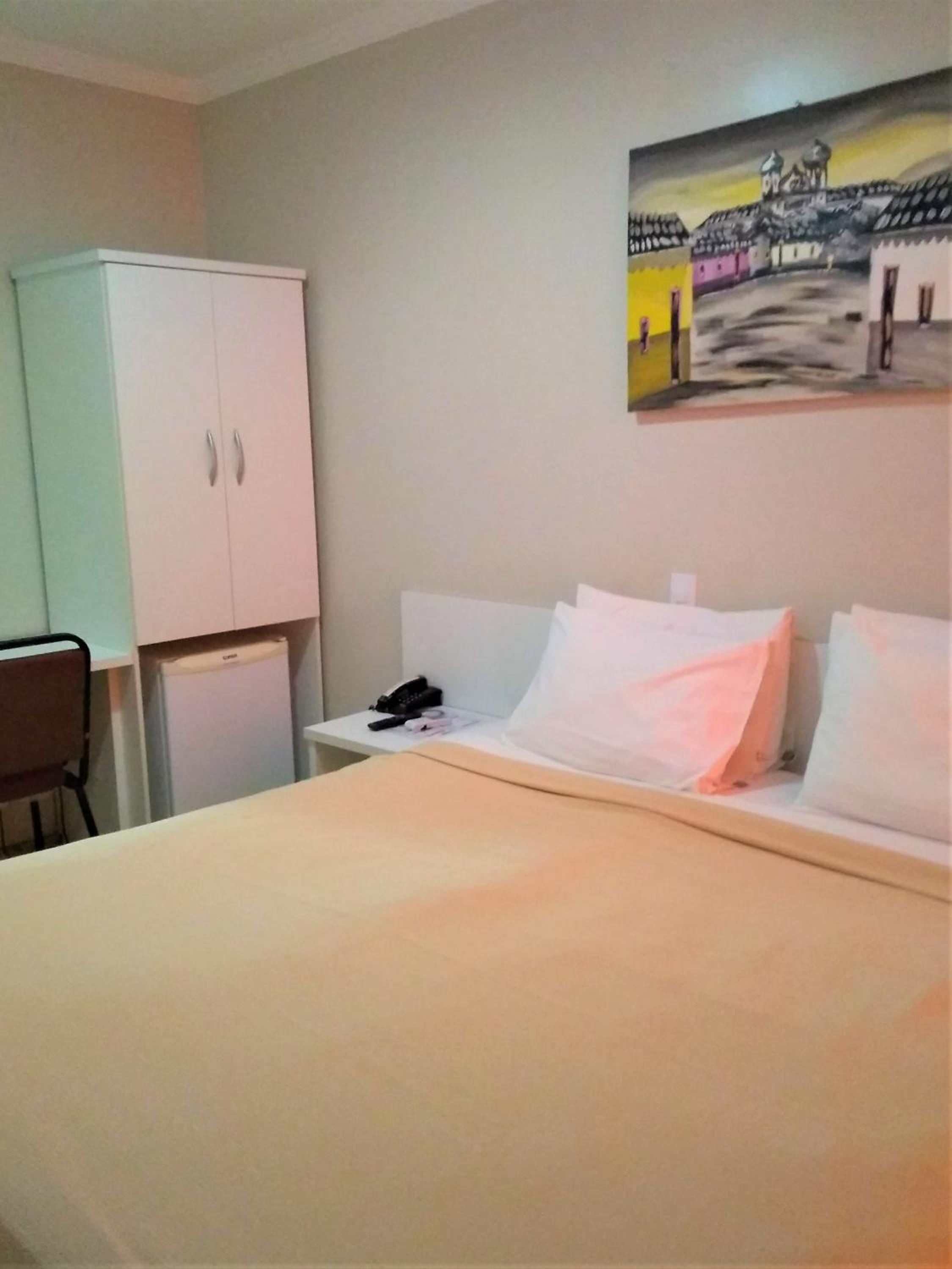 Standard Double Room - Photo 13