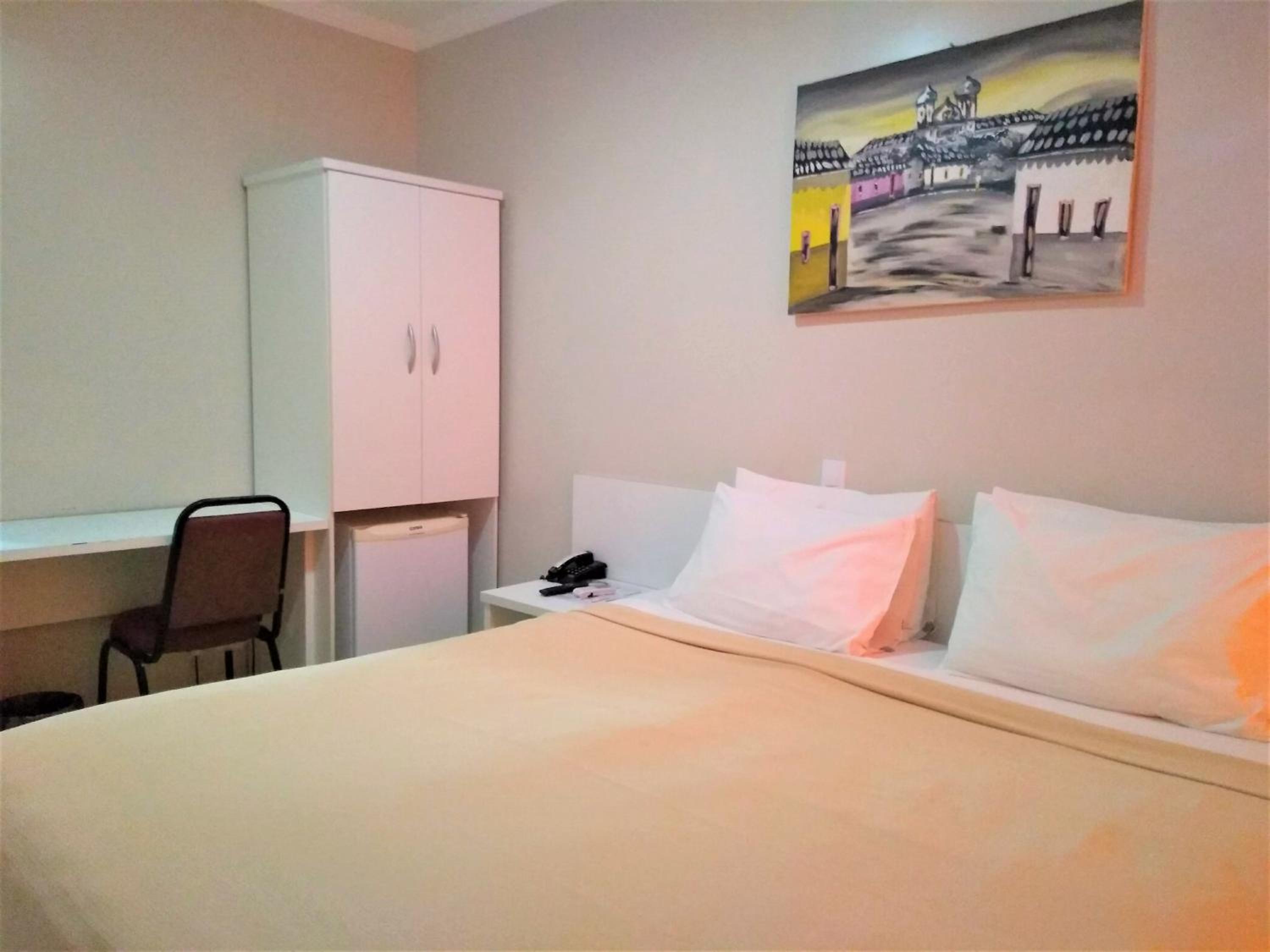 Standard Double Room - Photo 12