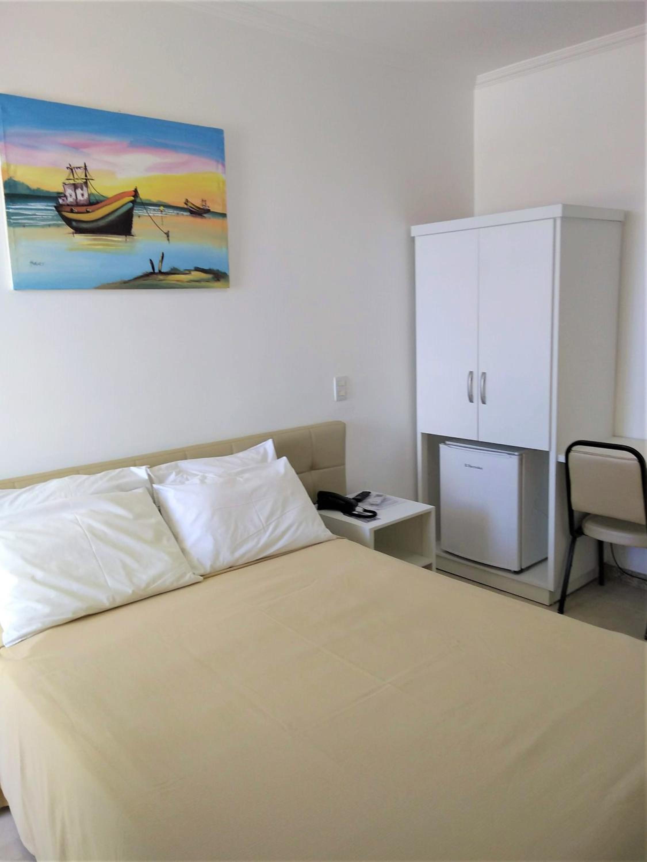 Standard Double Room - Photo 4