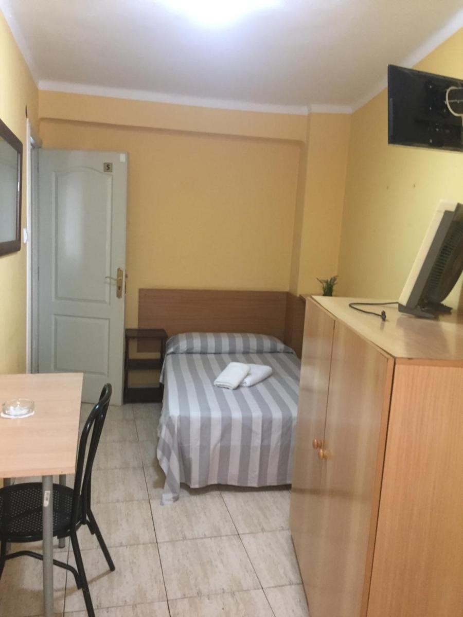 Single Room with Private Bathroom