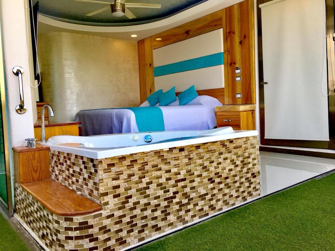 King Suite with Spa Bath photo 1