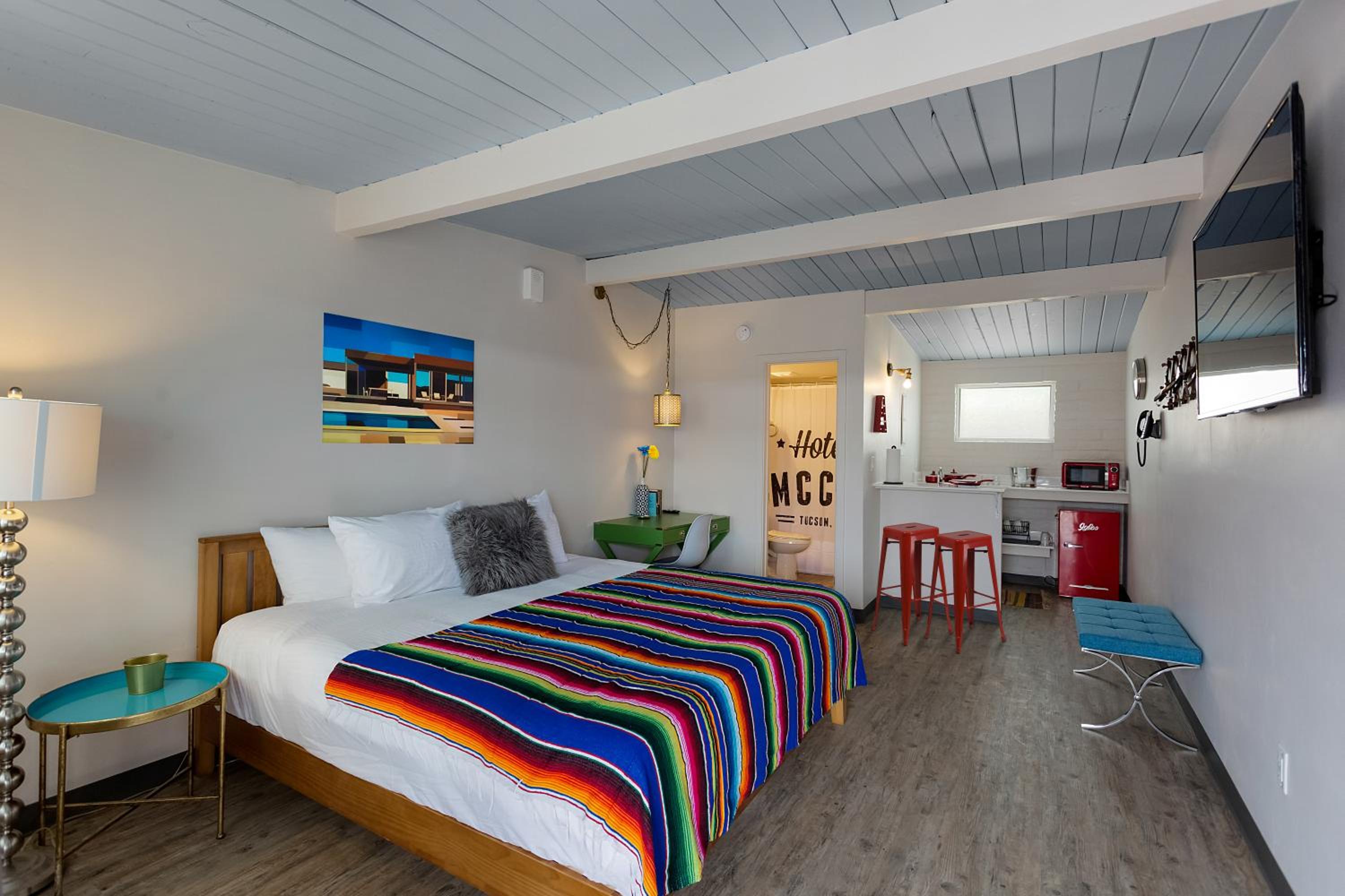 Deluxe King Room - Photo 1