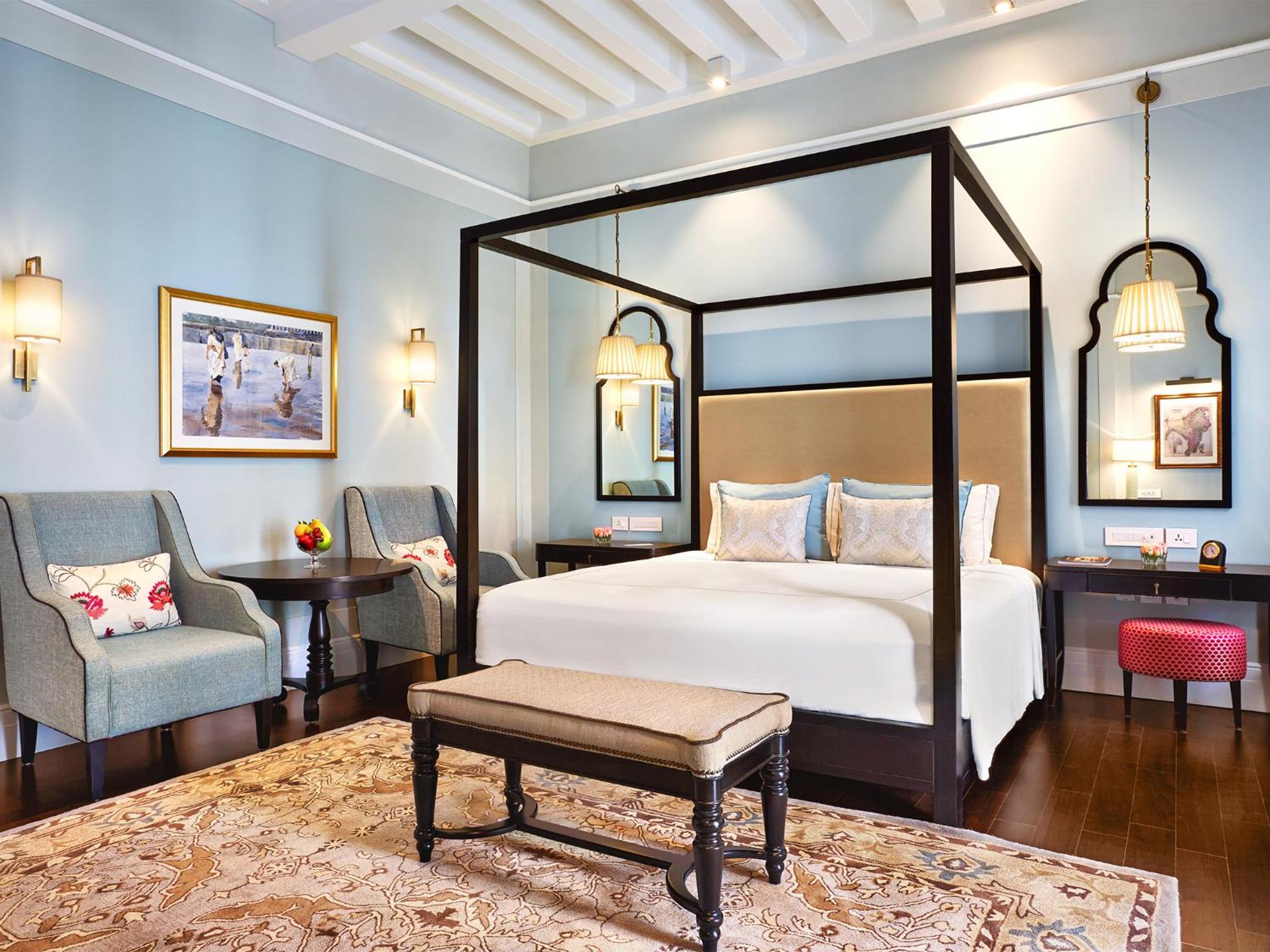 Colonial Room With One way Airport Transfer and More Colonial Room With One way Airport Transfer and More