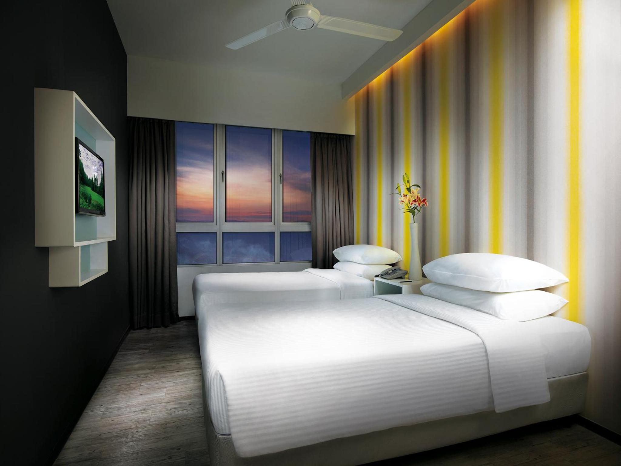 Room + Skytropolis Indoor Theme Park - 1 Day Unlimited Ride Pass for 2 people - Deluxe Double or Twin Room - Photo 2