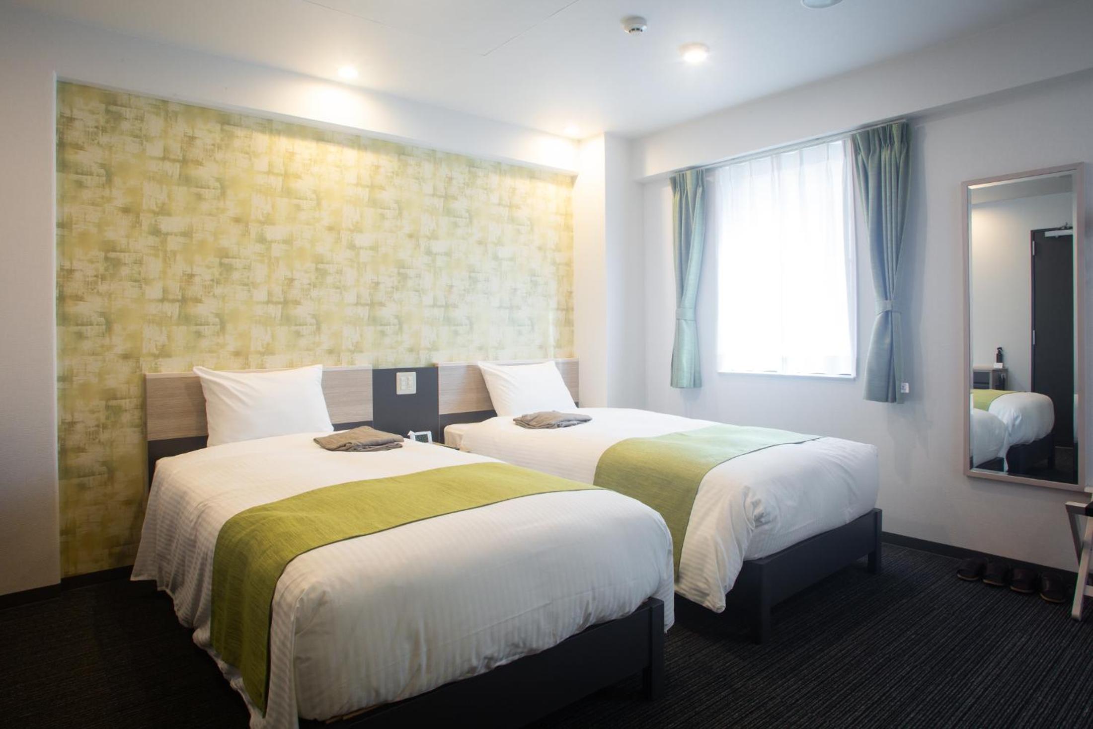 Twin Room - Disability Access photo 2