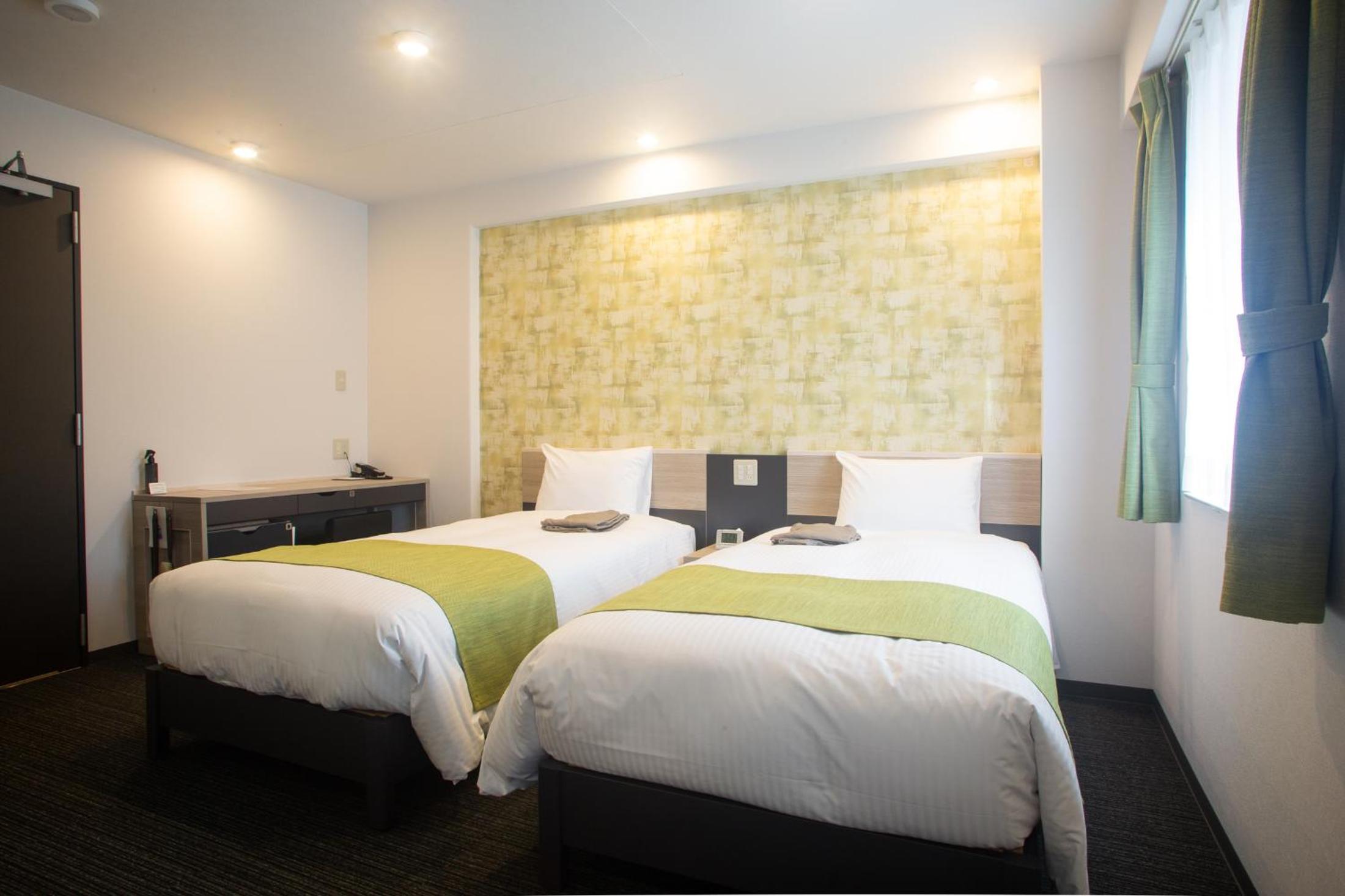 Twin Room - Disability Access photo 3