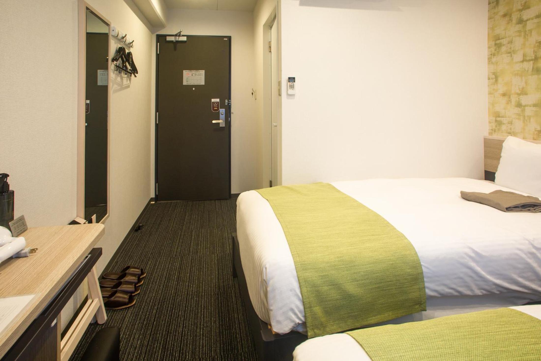 Economy Twin Room - Non-Smoking photo 3