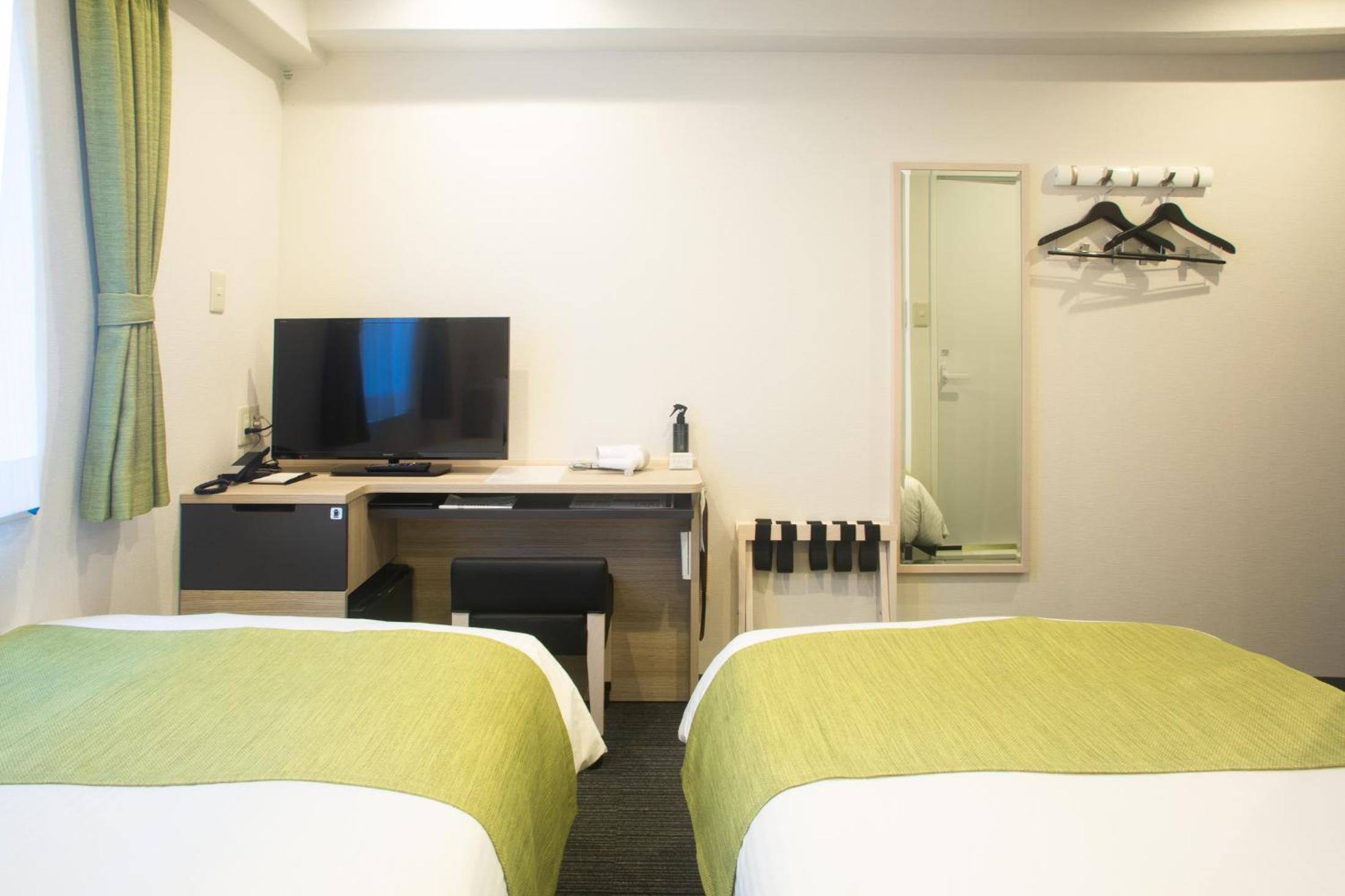 Economy Twin Room - Smoking photo 3