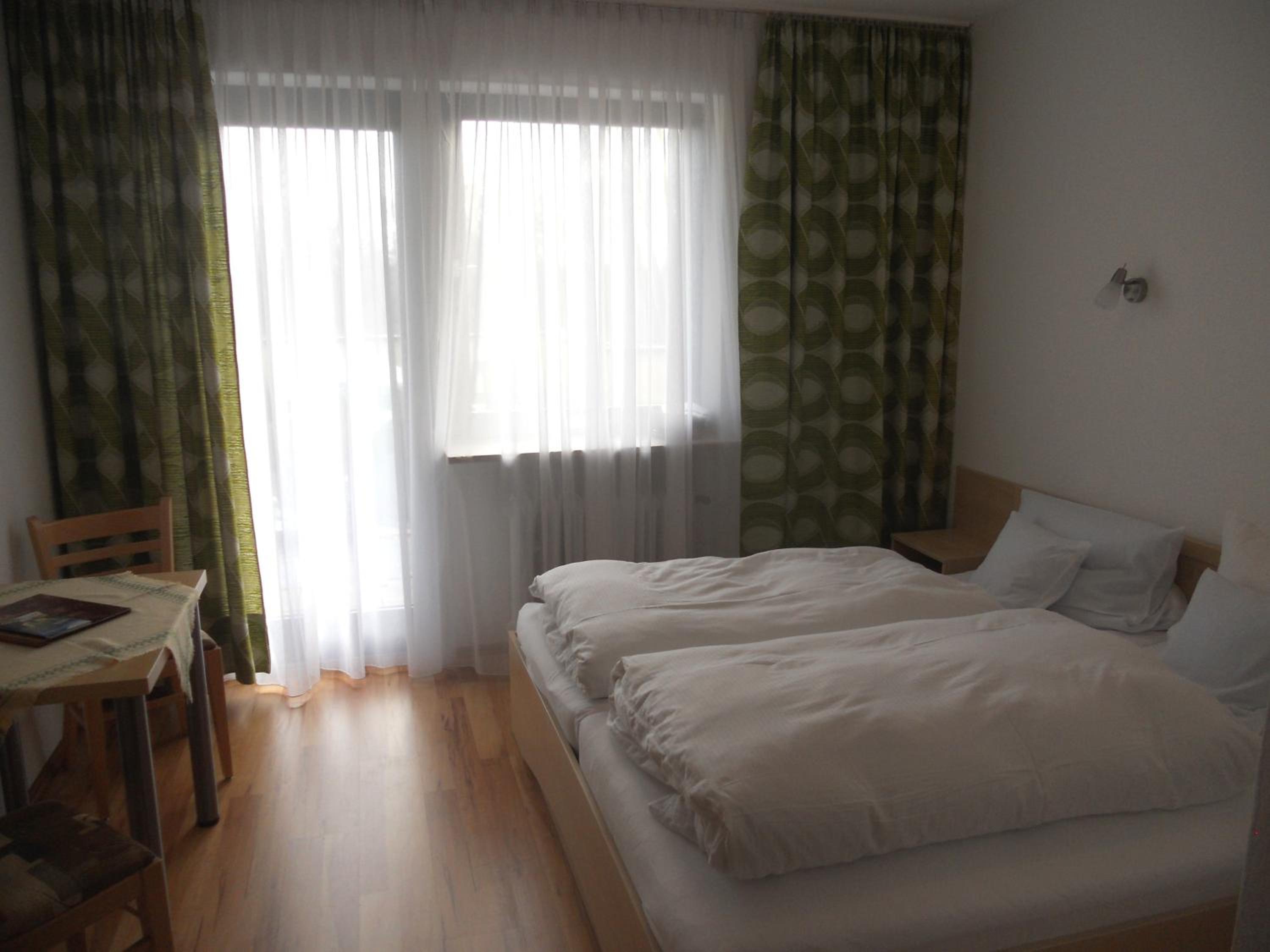 Economy Double Room - Photo 4