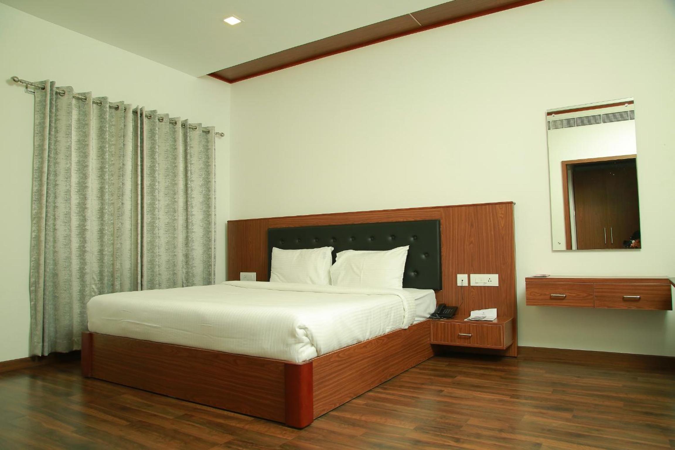 Deluxe Double Room - Photo 15