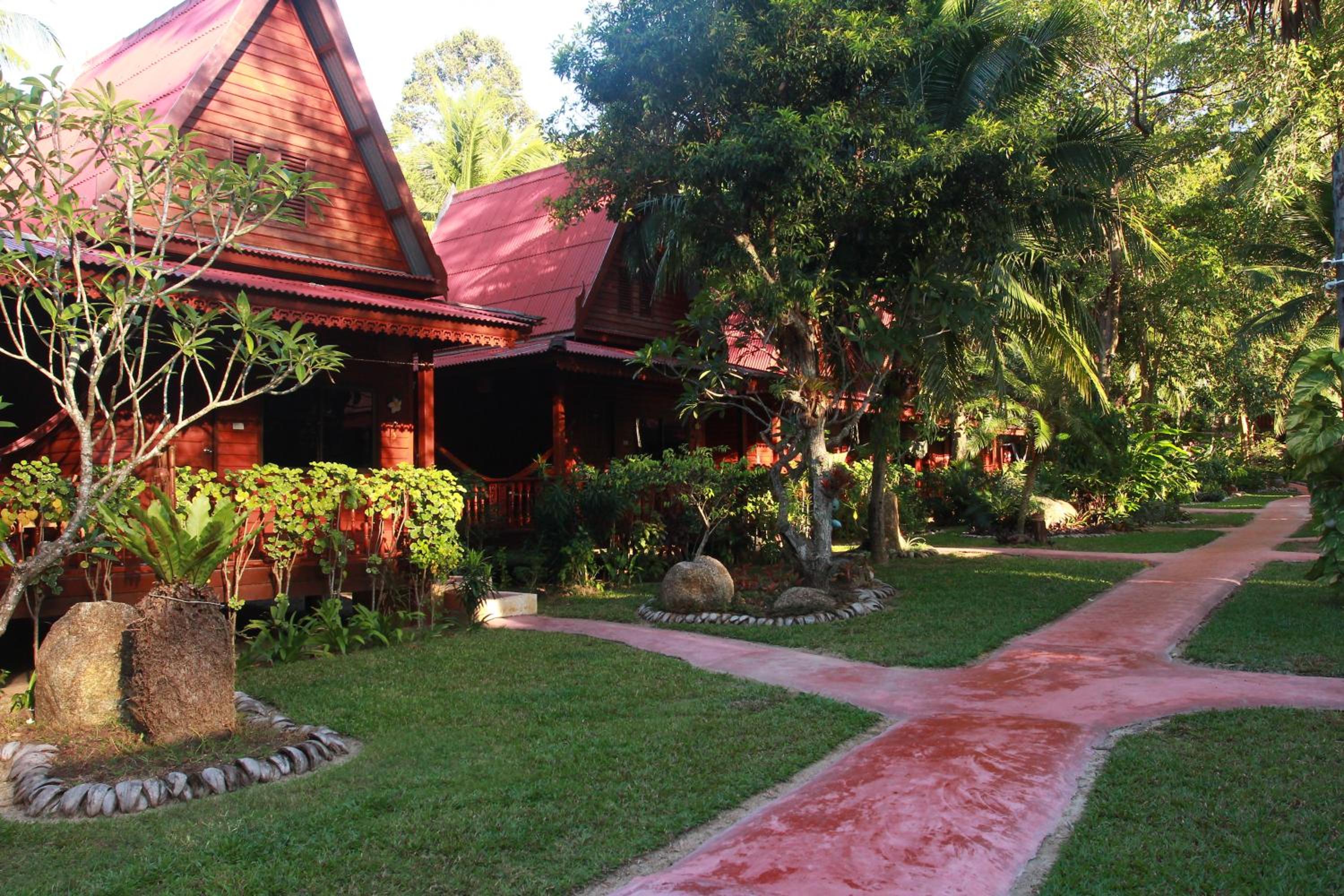 Deluxe Double Room with Air-Conditioning photo 3
