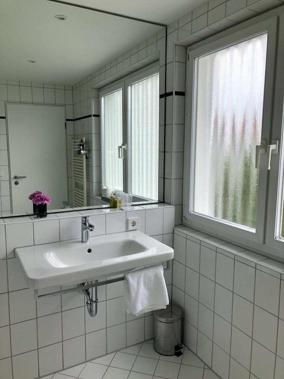 Double or Twin Room - Photo 5