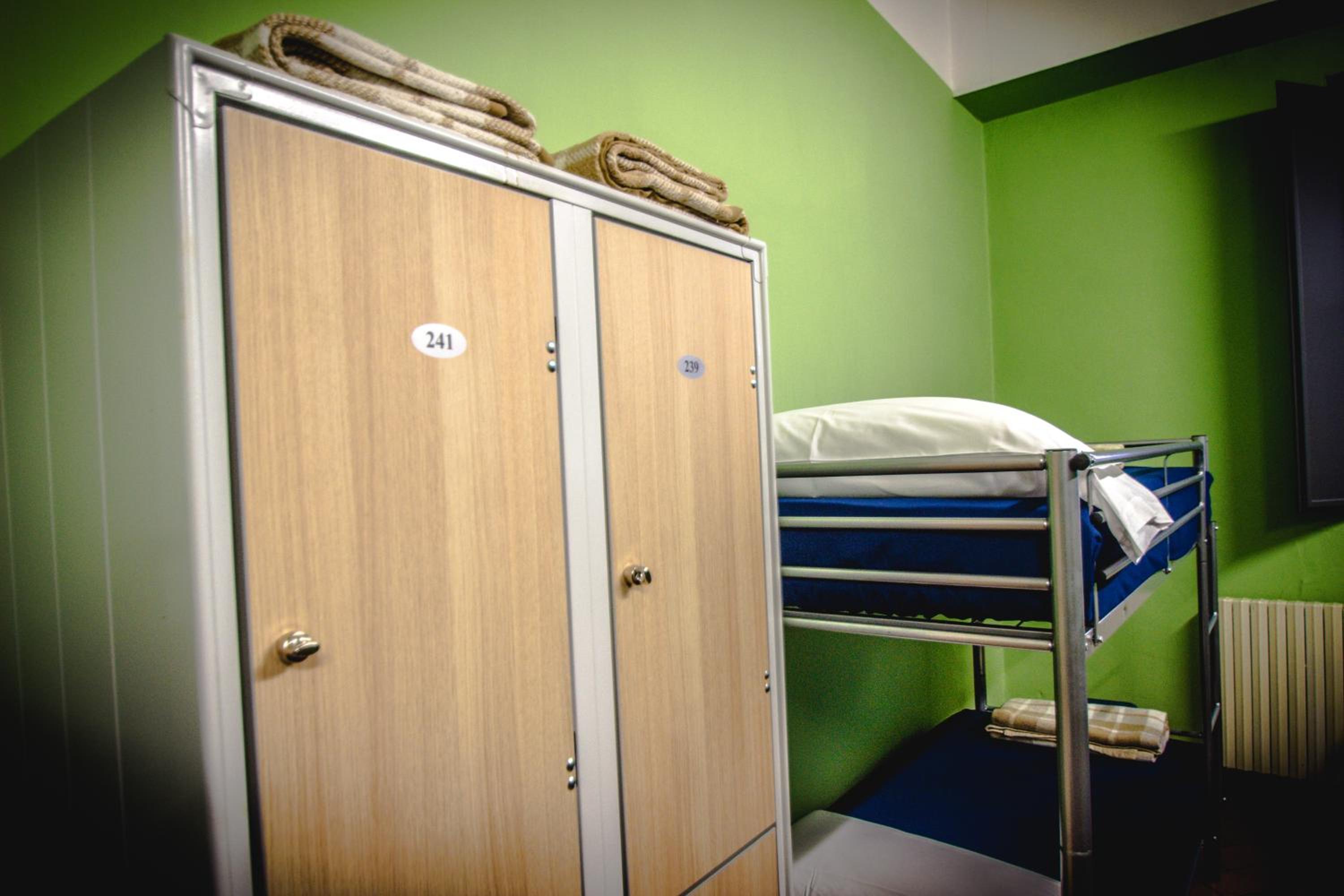Bed in 8-Bed Mixed Dormitory Room photo 1
