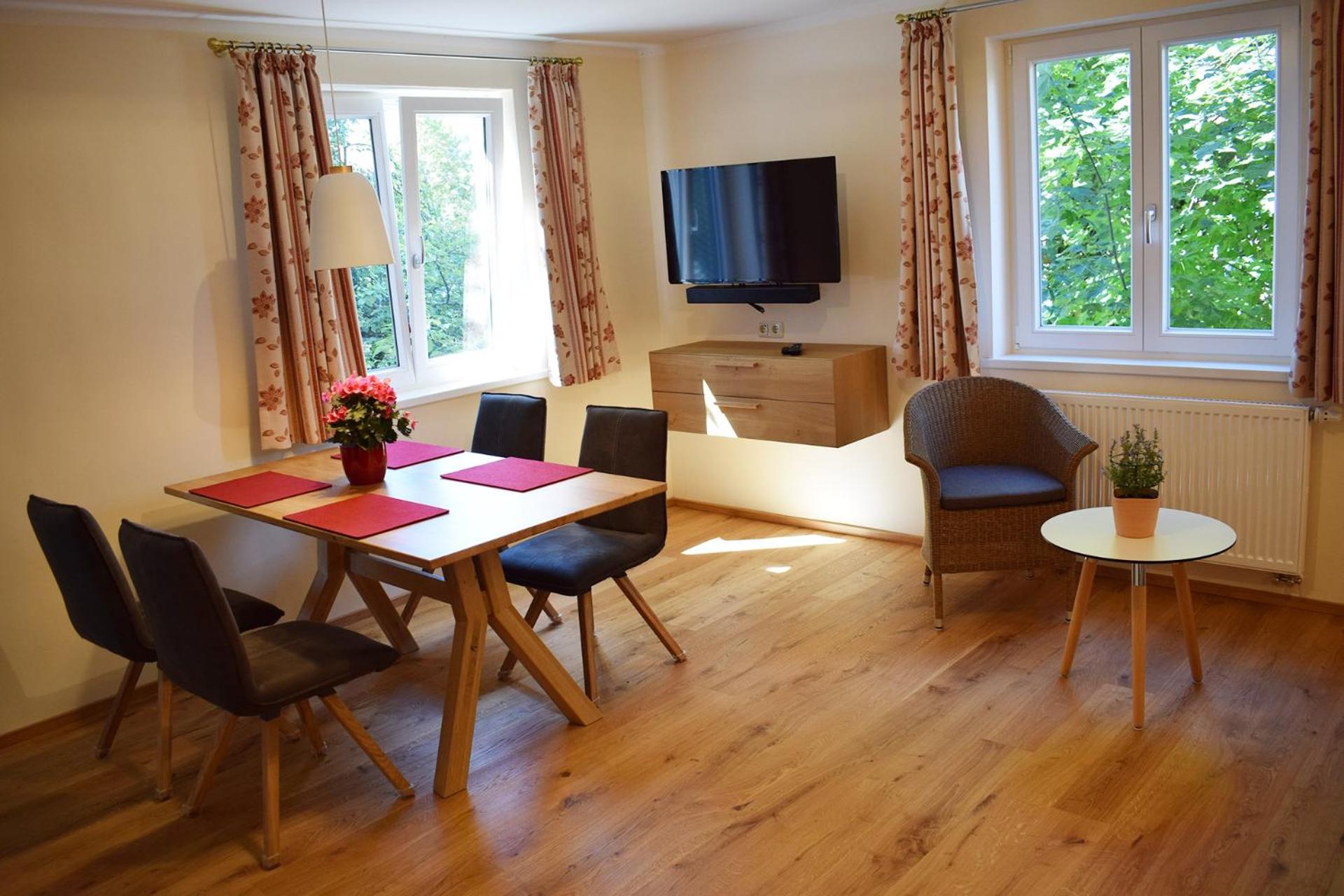 Apartment 3 photo 3