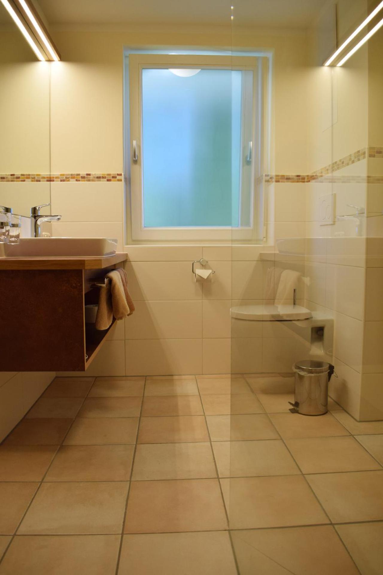 Apartment 3 photo 2