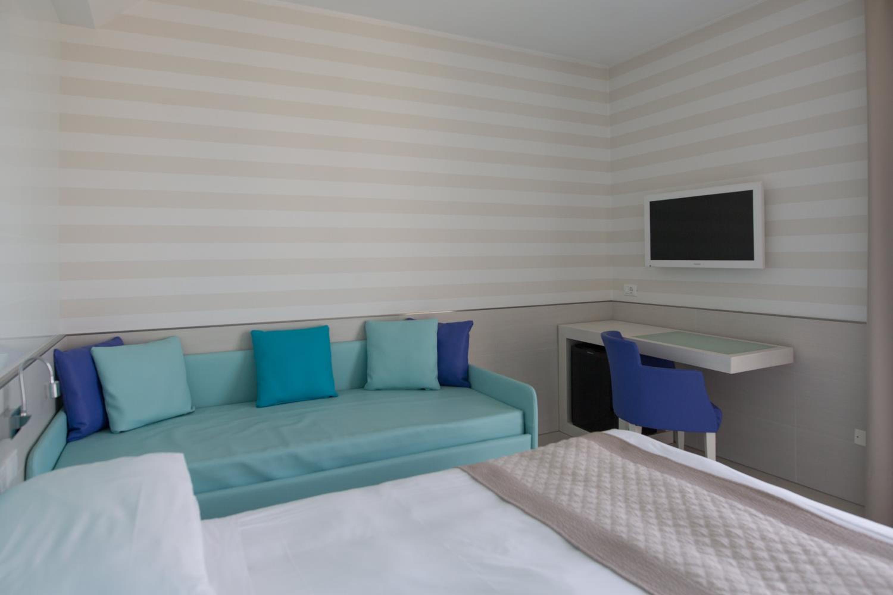 Superior Double or Twin Room photo 3