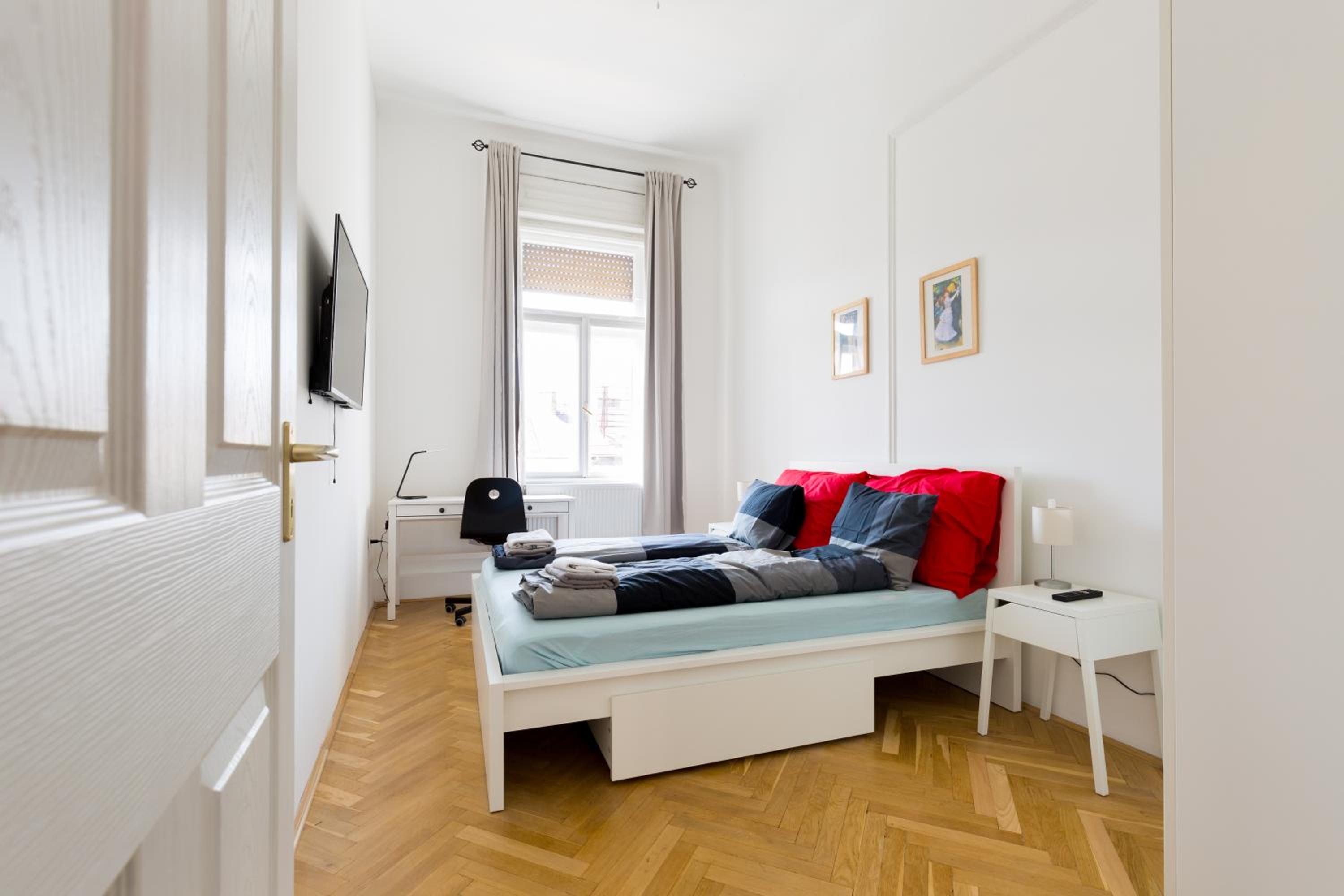 Apartment - Photo 17