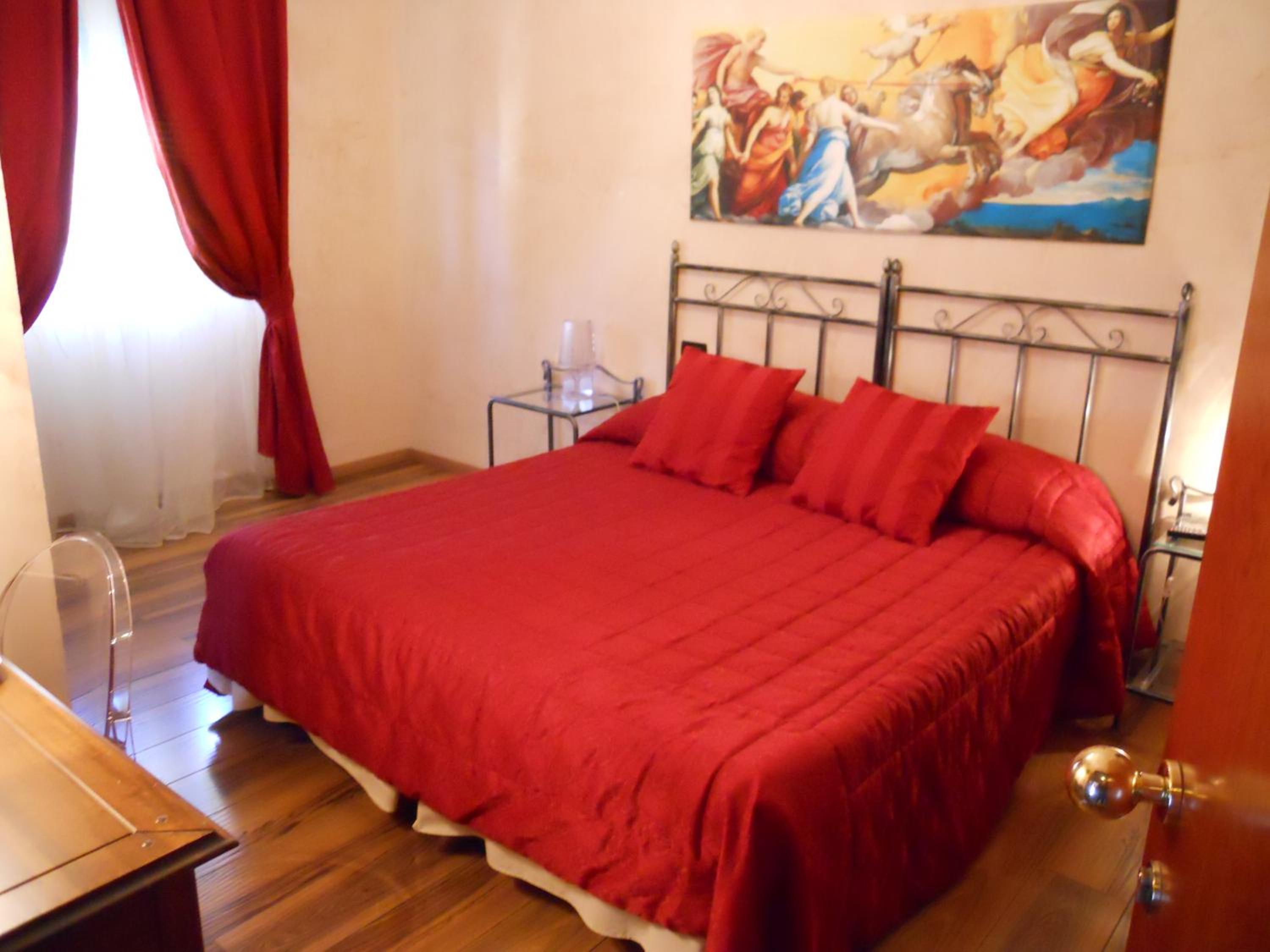 Double Room - Photo 10