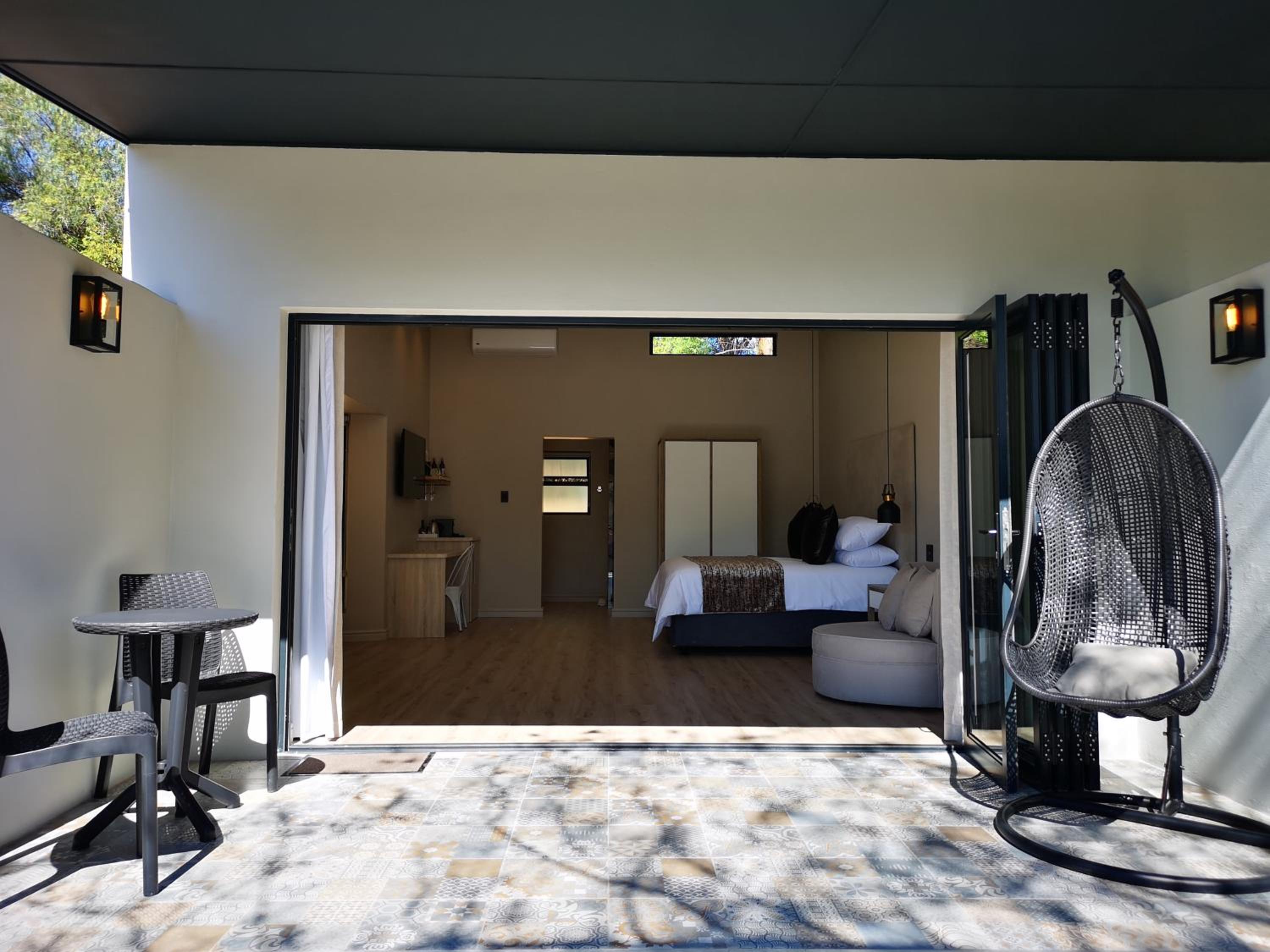 Deluxe room – King or Twin - Photo 5