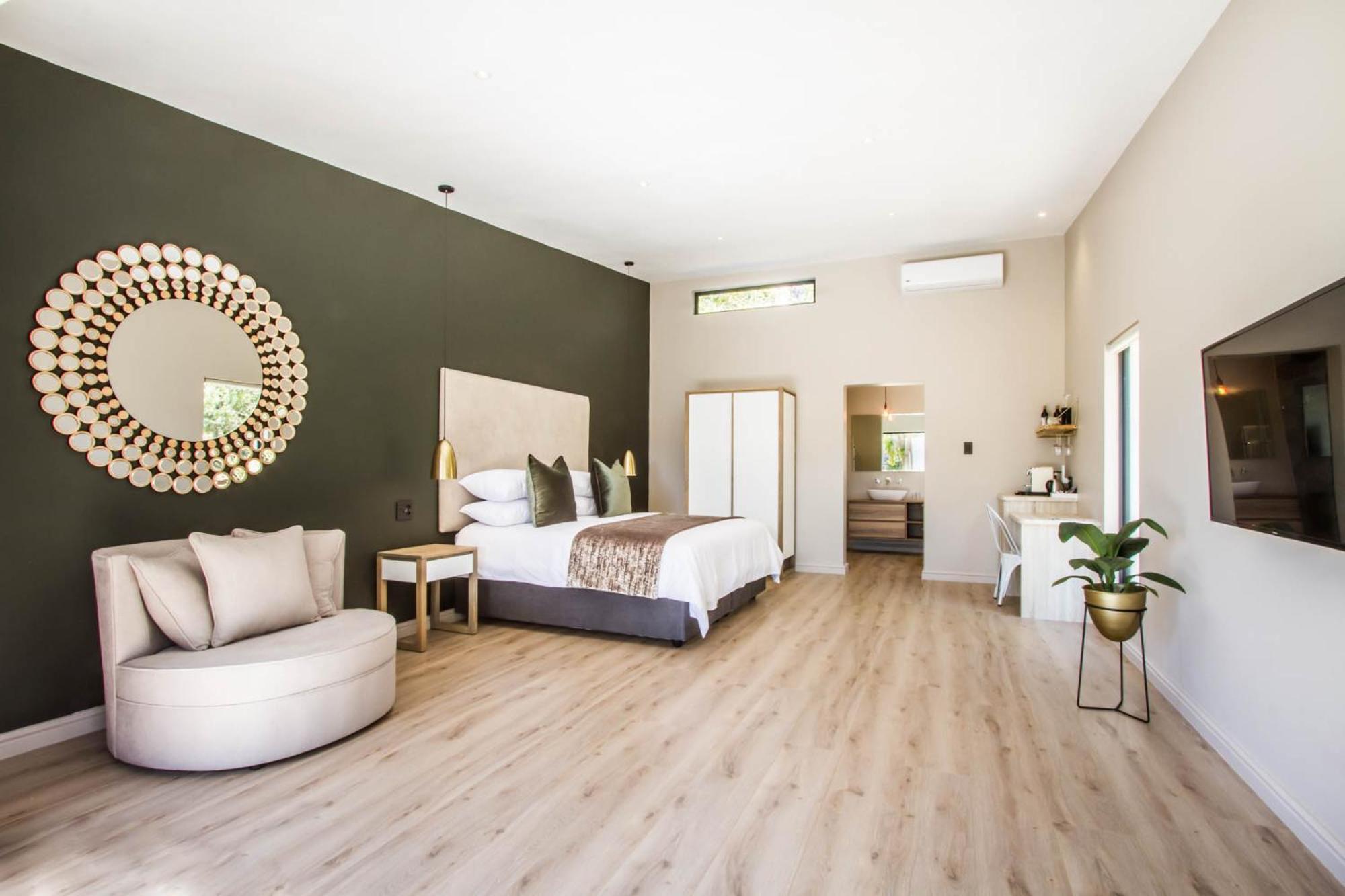 Deluxe room – King or Twin - Photo 15