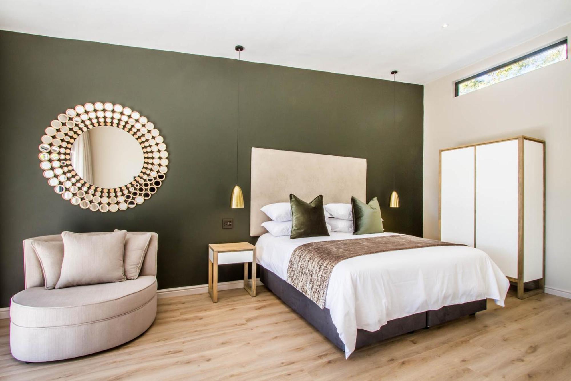 Deluxe room – King or Twin - Photo 20