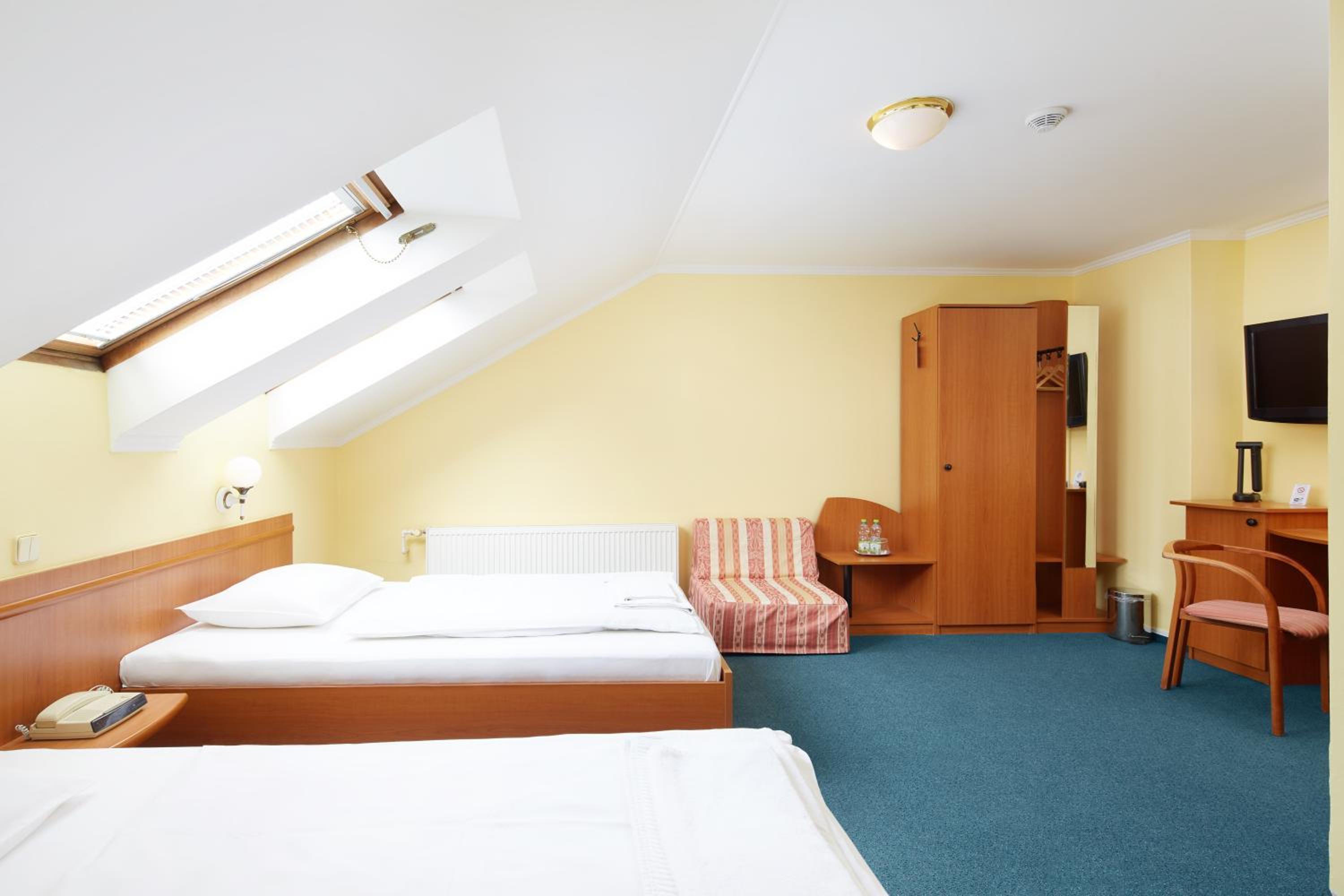 Standard Twin Room photo 1