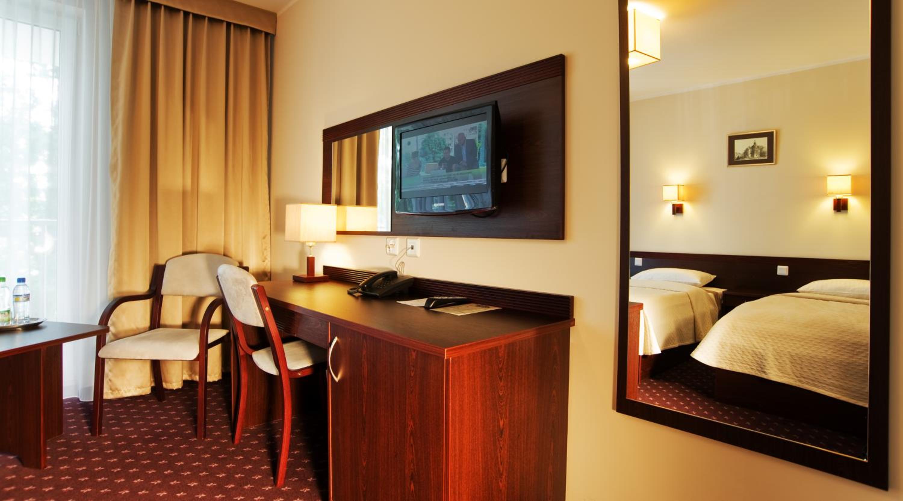 Double or Twin Room - Photo 4