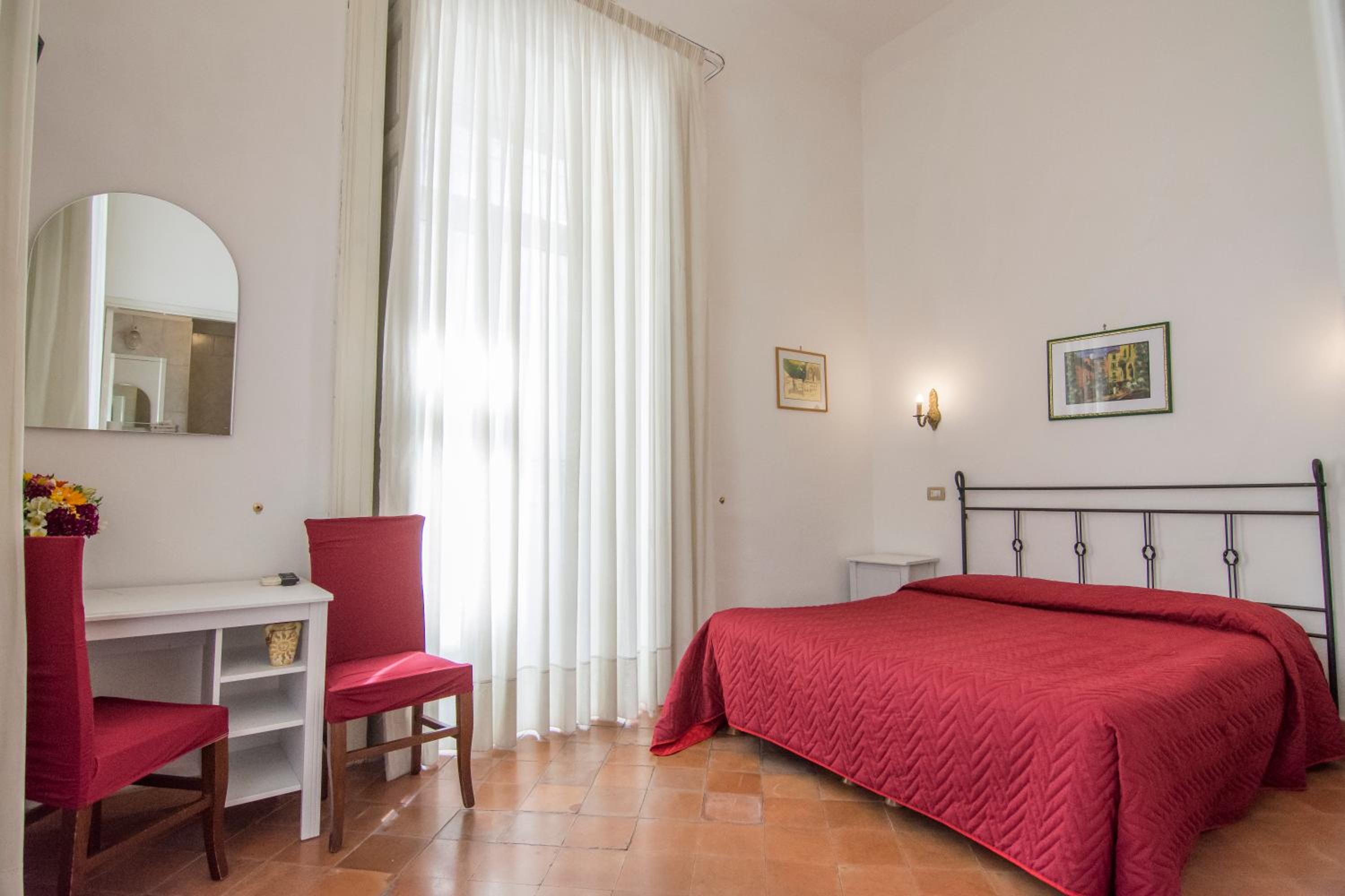 Double Room - Photo 11