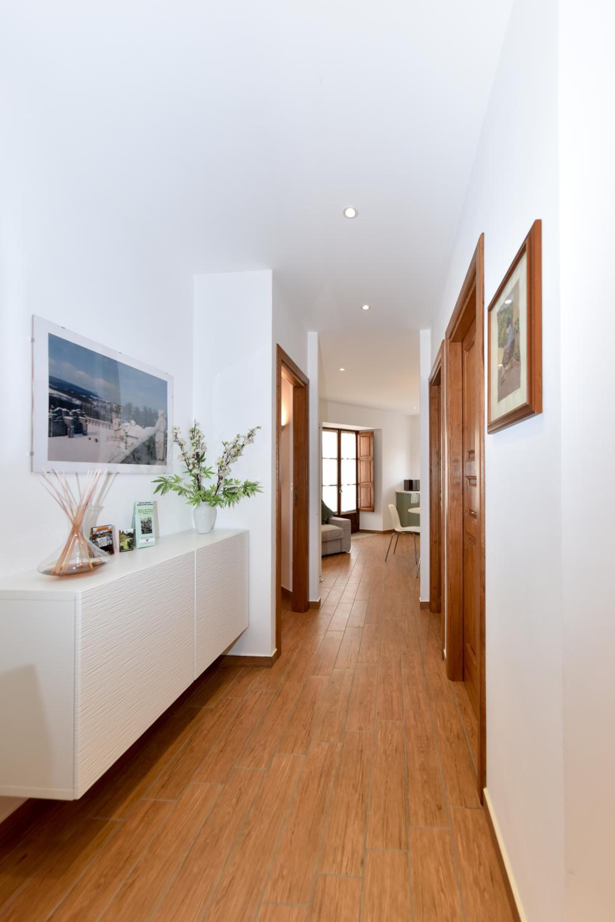 Apartment photo 2